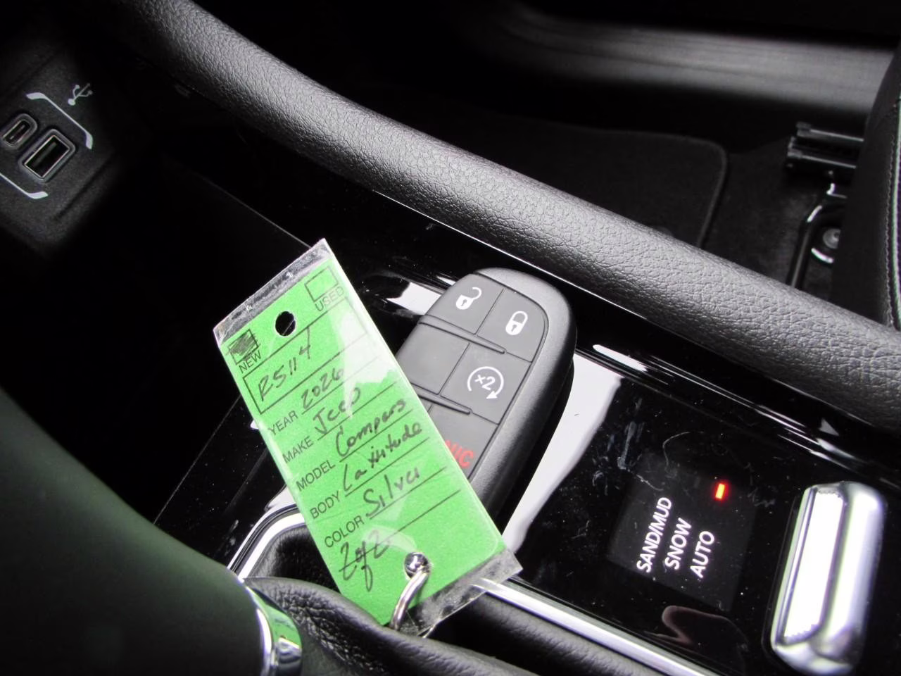 2026 Silver Zynith Metallic Clearcoat Jeep Compass Latitude 4X4 SUV