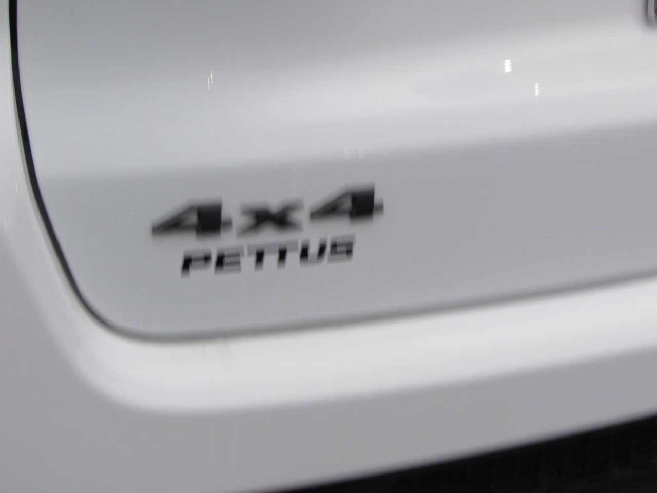 2026 Bright White Clearcoat Jeep Compass Latitude 4X4 SUV