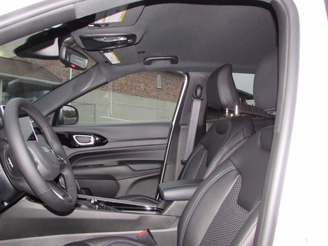 2026 Bright White Clearcoat Jeep Compass Latitude 4X4 SUV