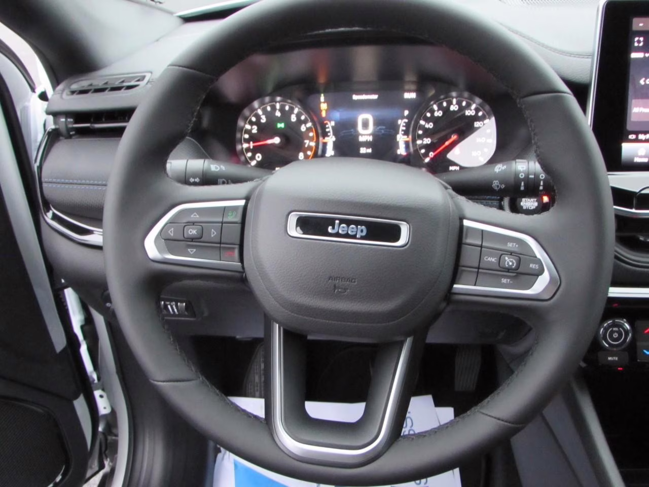 2026 Bright White Clearcoat Jeep Compass Latitude 4X4 SUV