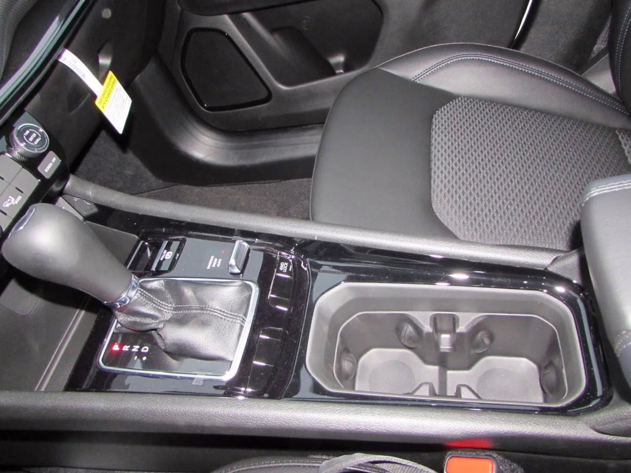 2026 Bright White Clearcoat Jeep Compass Latitude 4X4 SUV