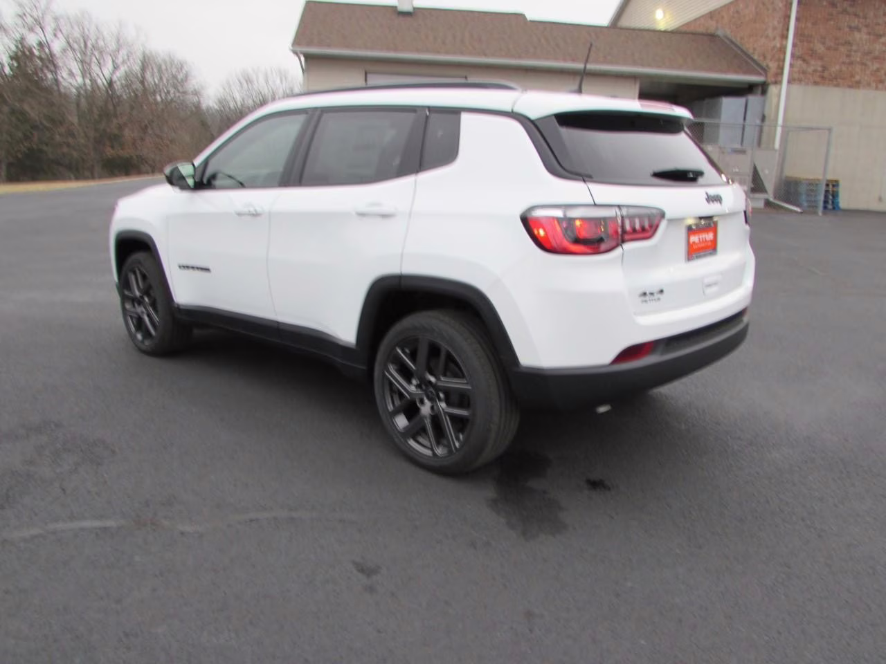 2026 Bright White Clearcoat Jeep Compass Latitude 4X4 SUV