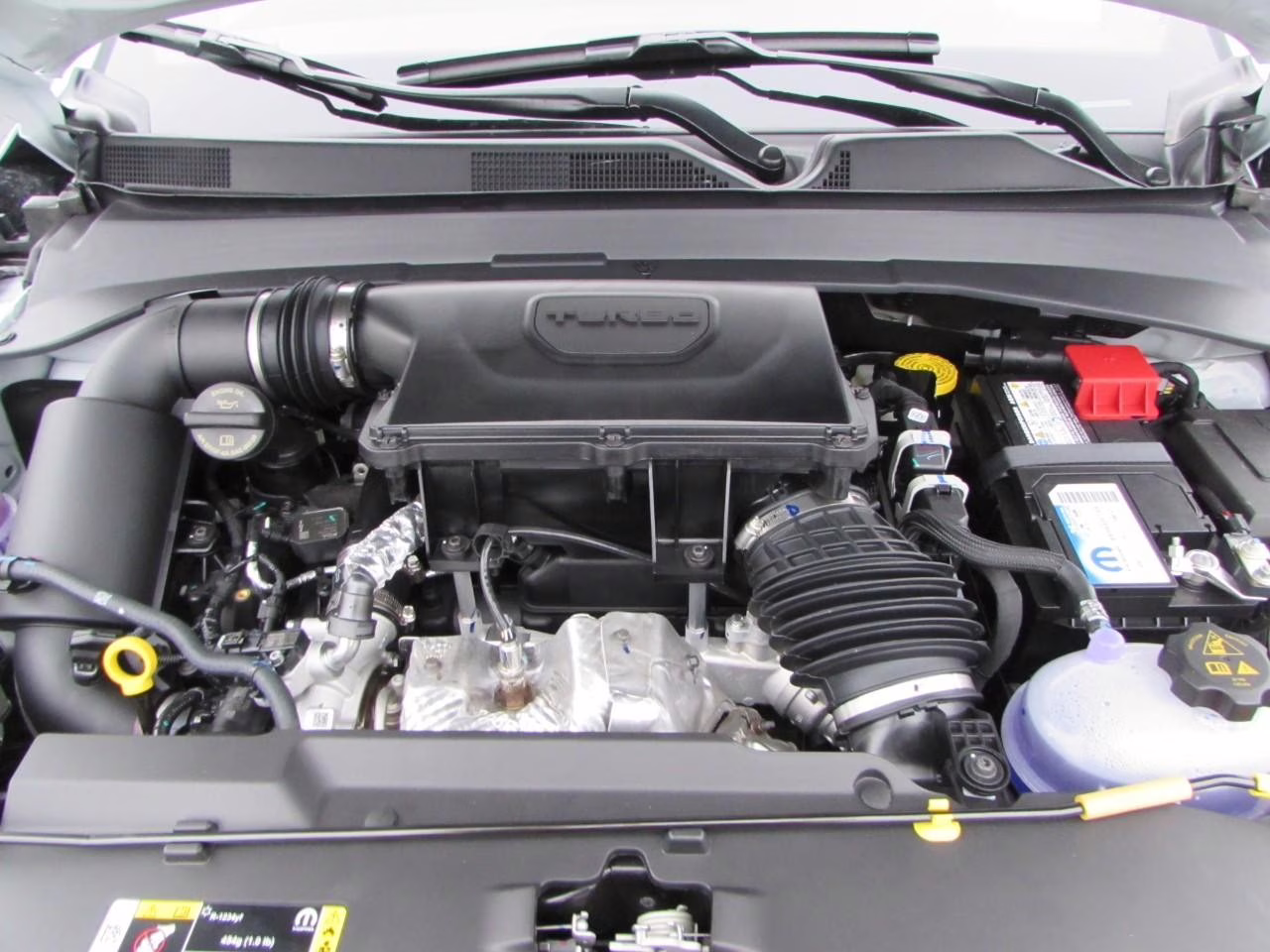 2026 Bright White Clearcoat Jeep Compass Latitude 4X4 SUV