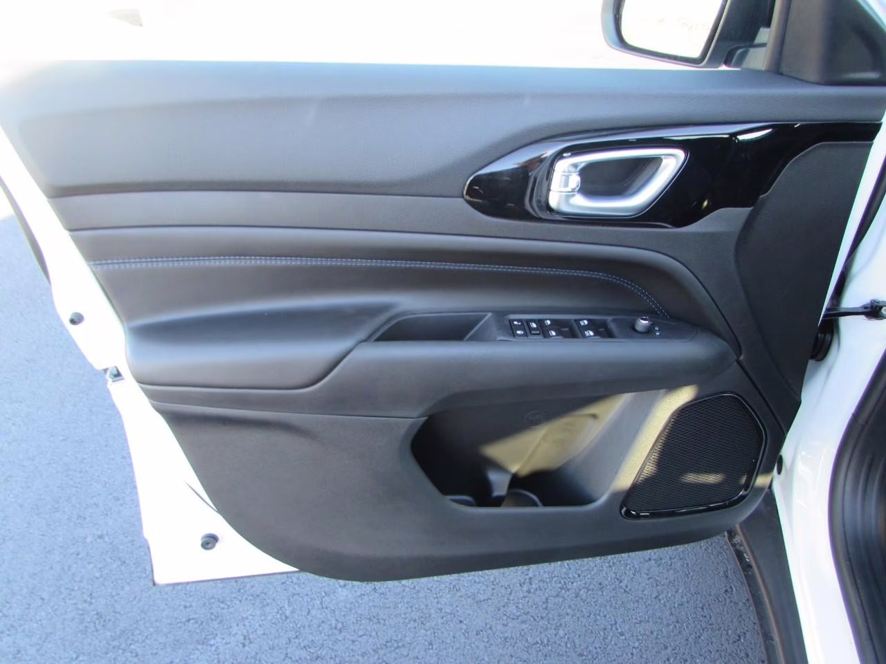 2026 Bright White Clearcoat Jeep Compass Latitude 4X4 SUV