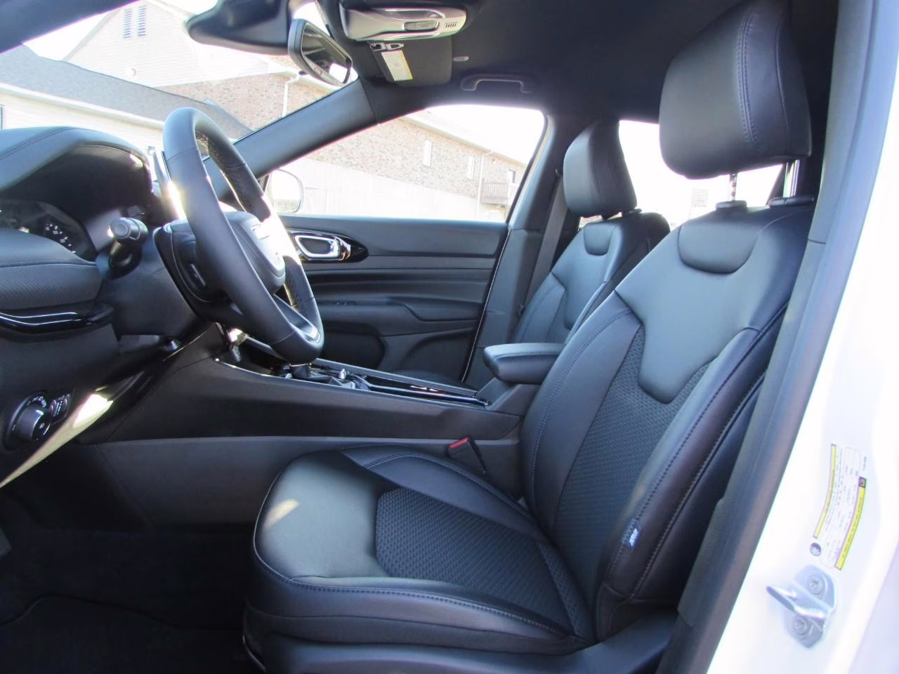 2026 Bright White Clearcoat Jeep Compass Latitude 4X4 SUV