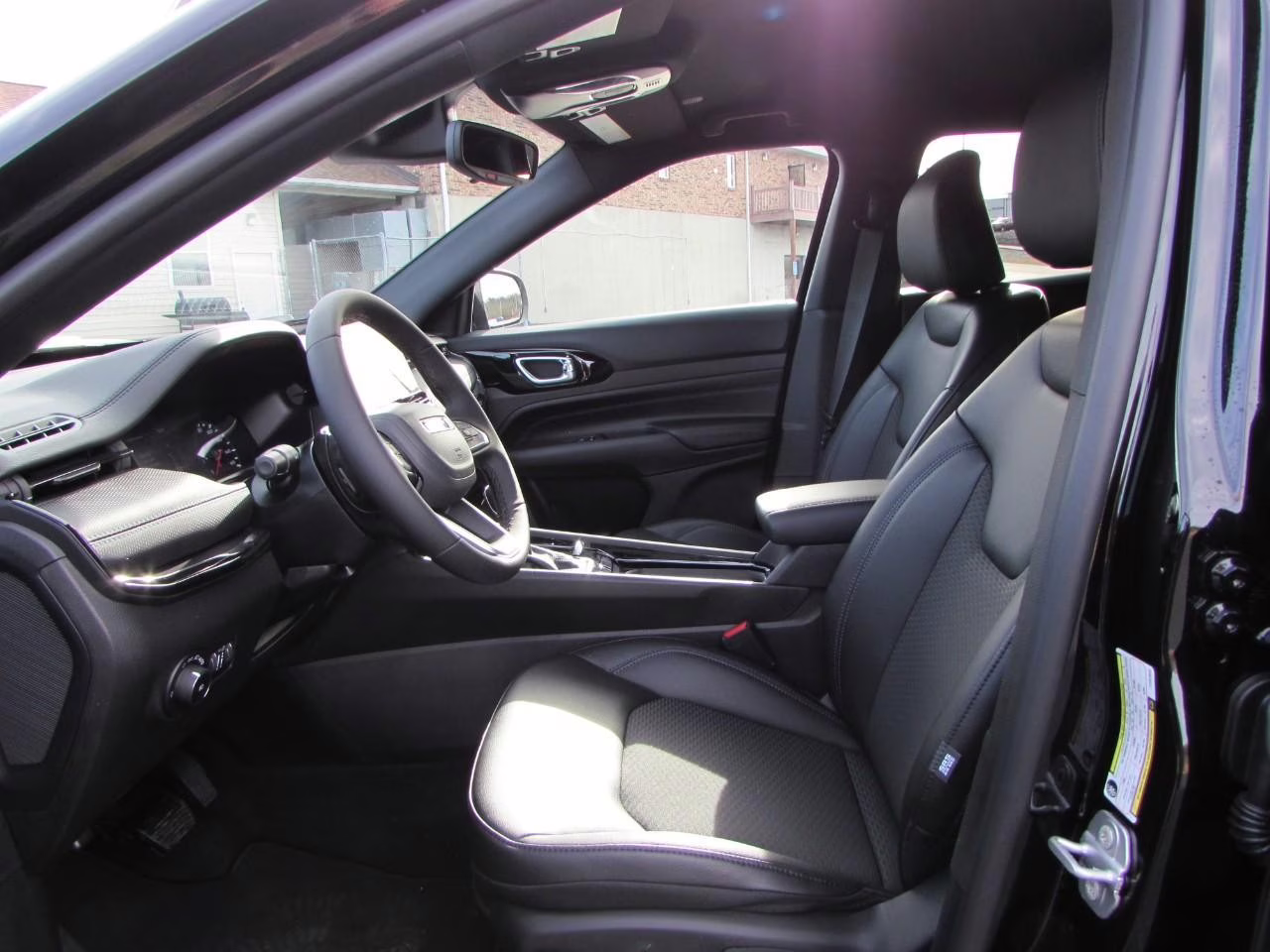 2026 Diamond Black Crystal Pearlcoat Jeep Compass Latitude 4X4 SUV