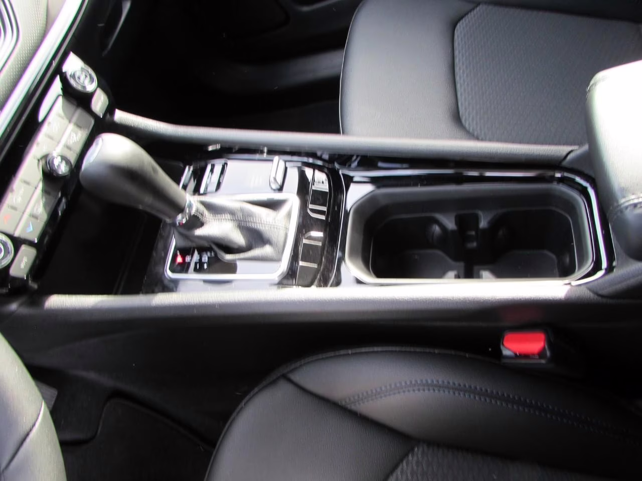 2026 Diamond Black Crystal Pearlcoat Jeep Compass Latitude 4X4 SUV