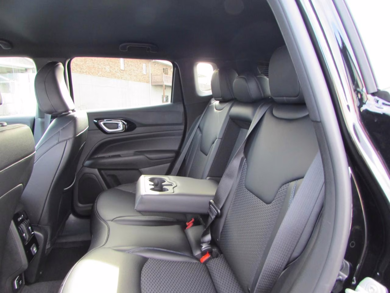 2026 Diamond Black Crystal Pearlcoat Jeep Compass Latitude 4X4 SUV