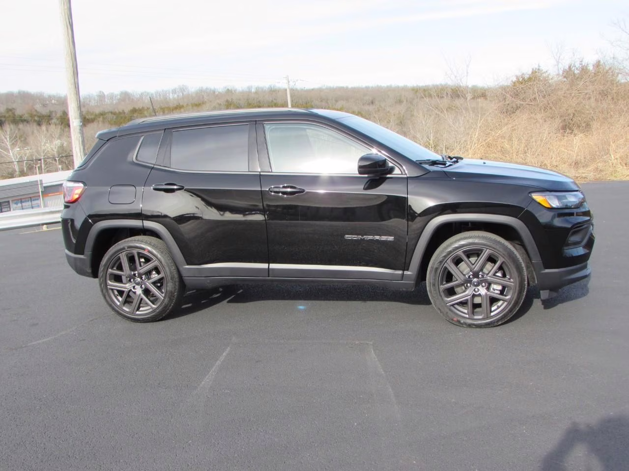 2026 Diamond Black Crystal Pearlcoat Jeep Compass Latitude 4X4 SUV