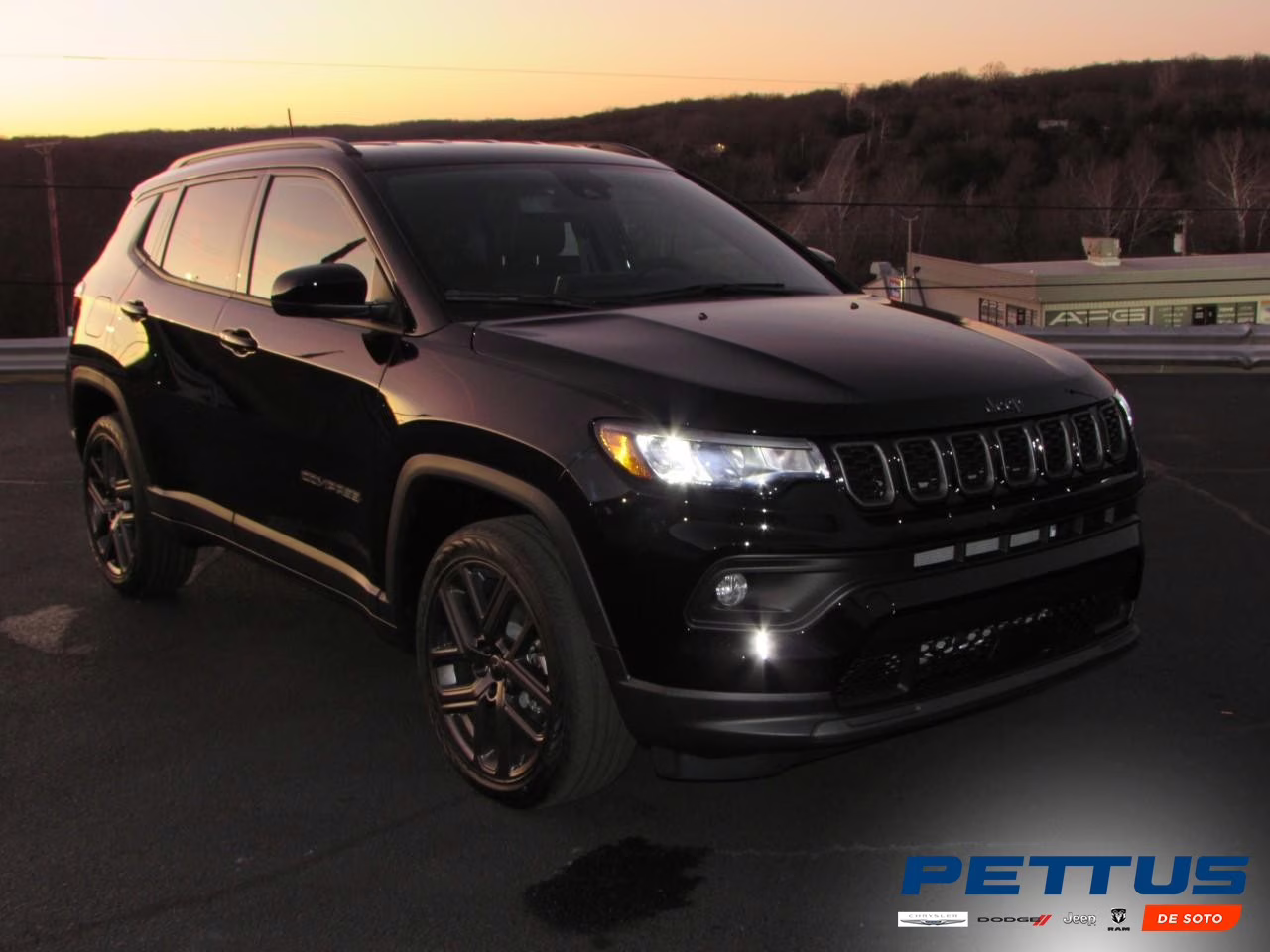 2026 Diamond Black Crystal Pearlcoat Jeep Compass Latitude 4X4 SUV