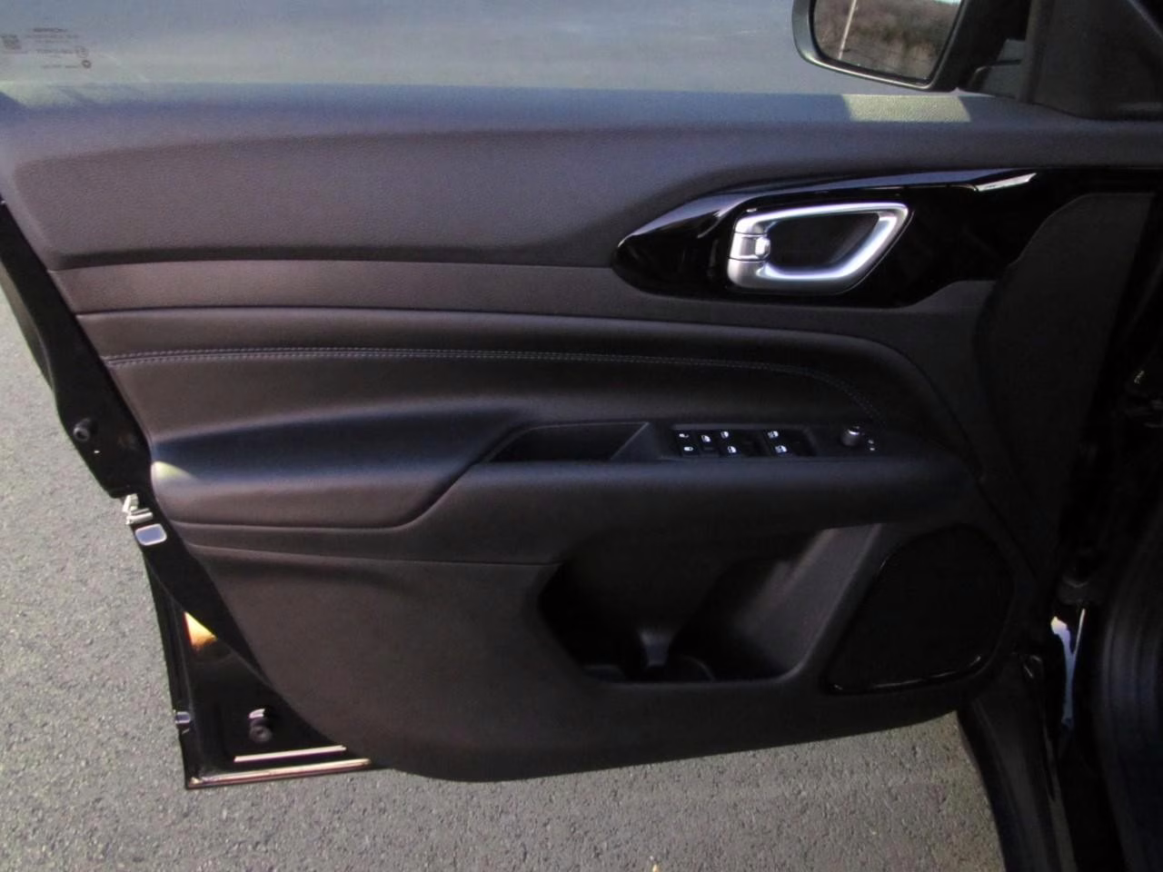 2026 Diamond Black Crystal Pearlcoat Jeep Compass Latitude 4X4 SUV