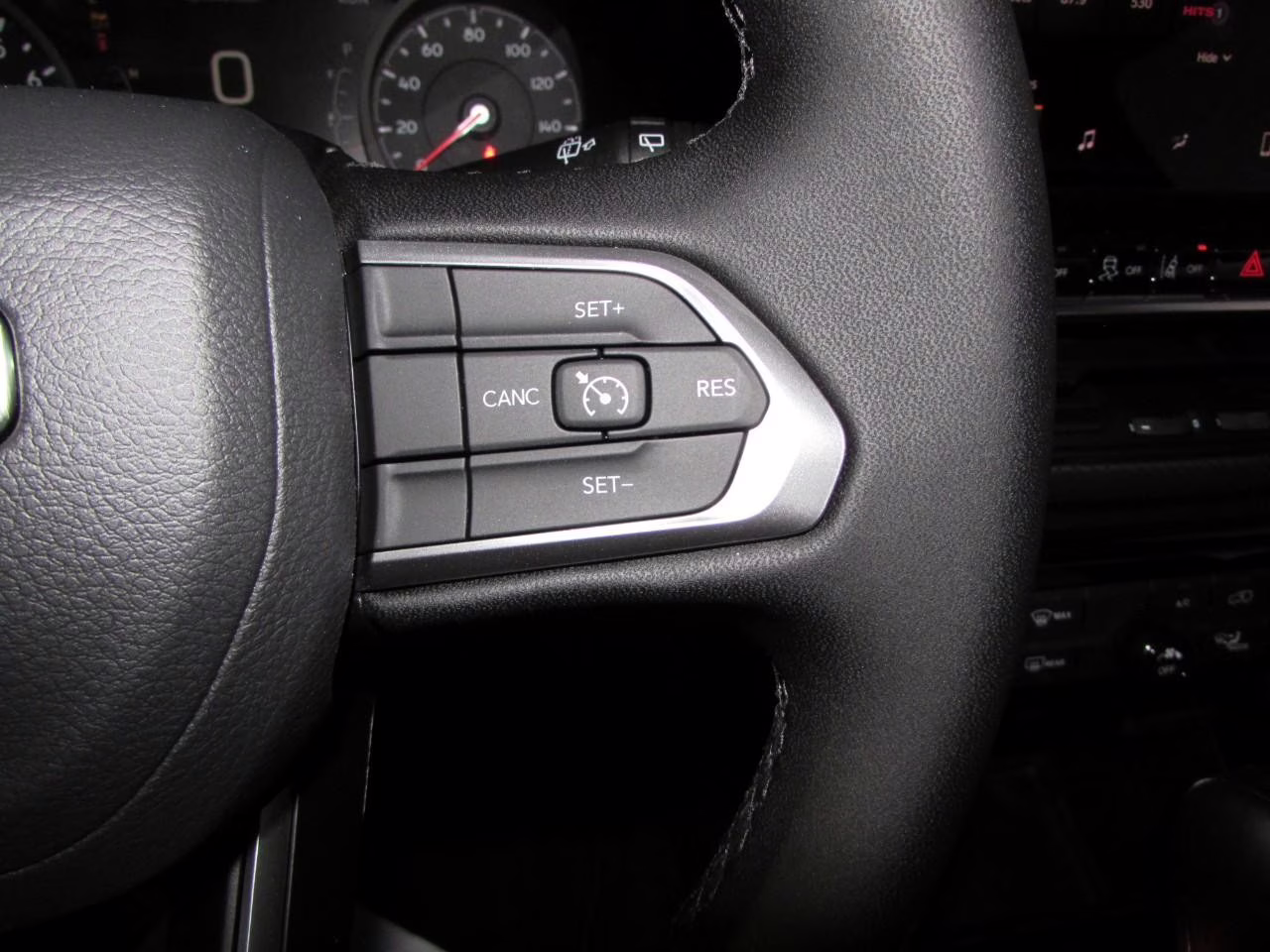 2026 Diamond Black Crystal Pearlcoat Jeep Compass Latitude 4X4 SUV