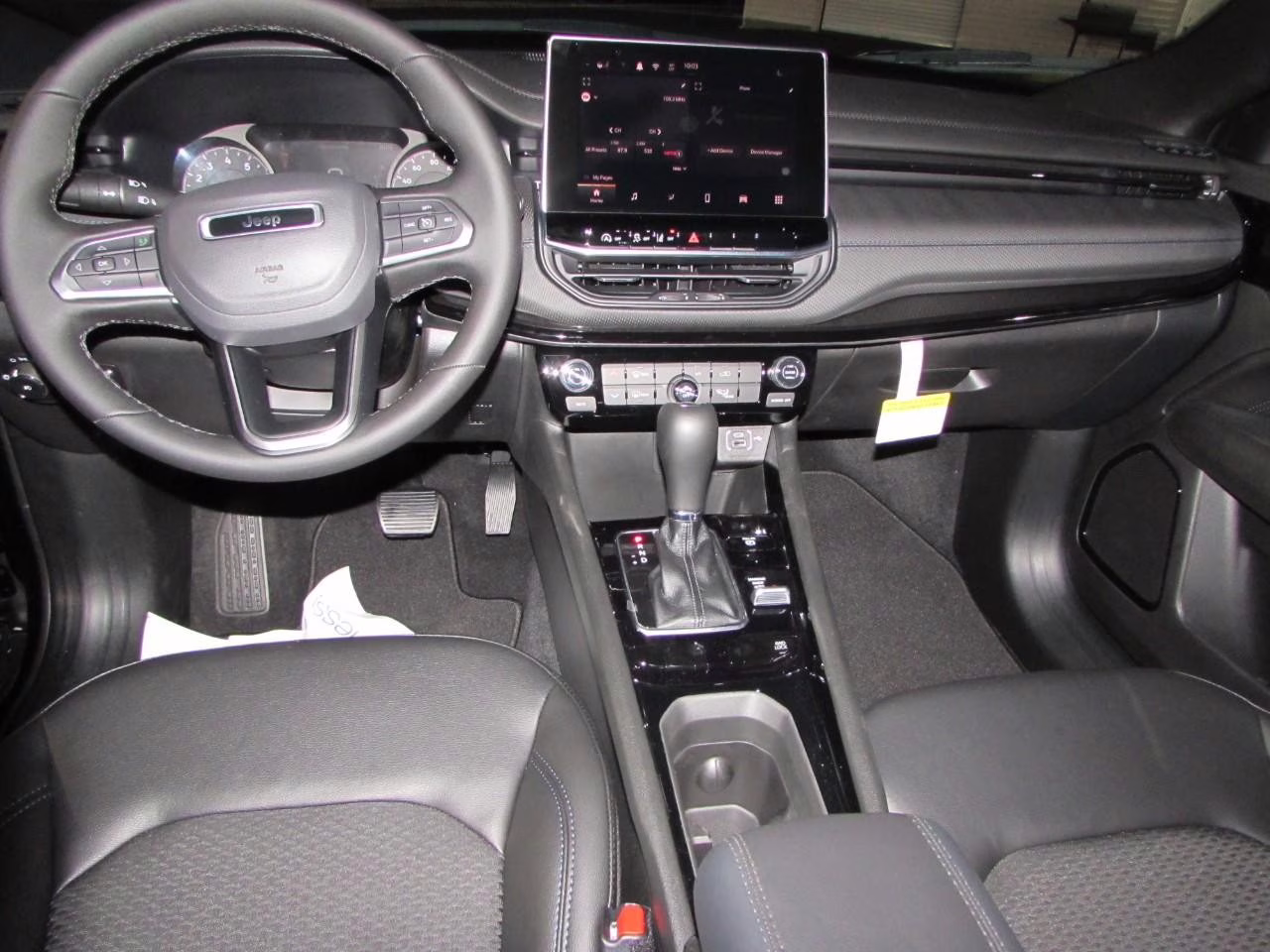 2026 Diamond Black Crystal Pearlcoat Jeep Compass Latitude 4X4 SUV