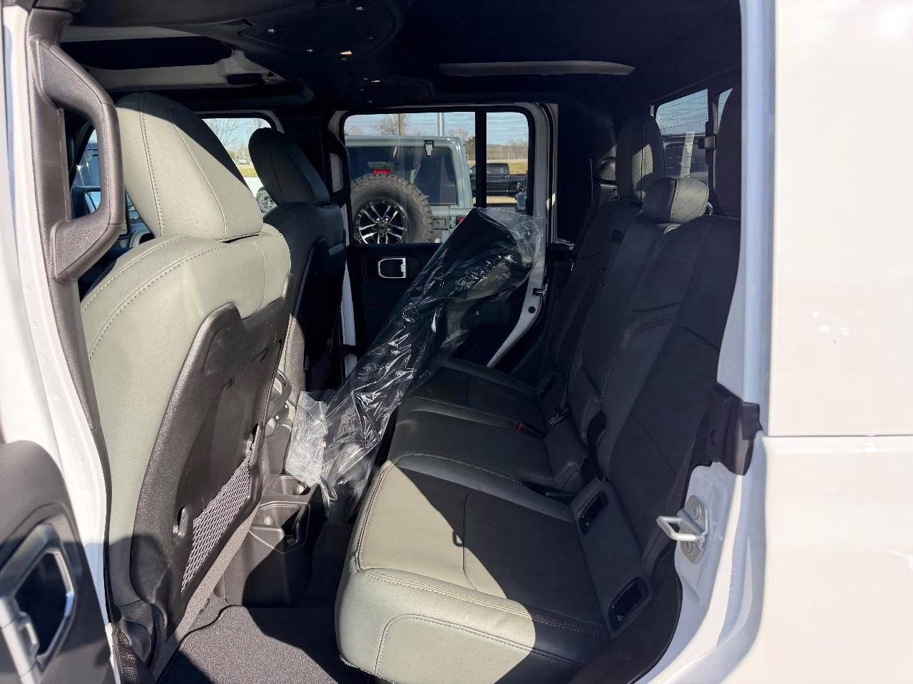 2026 Bright White Clearcoat Jeep Gladiator Mojave 4X4 Truck