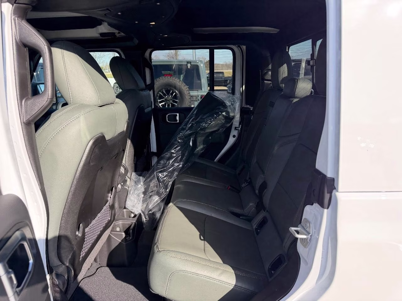 2026 Bright White Clearcoat Jeep Gladiator Mojave 4X4 Truck