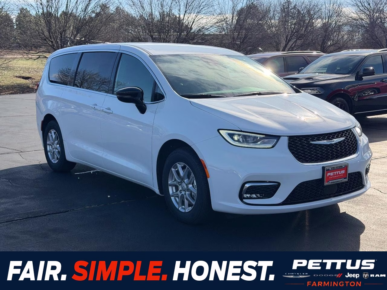 2026 Bright White Clearcoat Chrysler Pacifica Select FWD Van