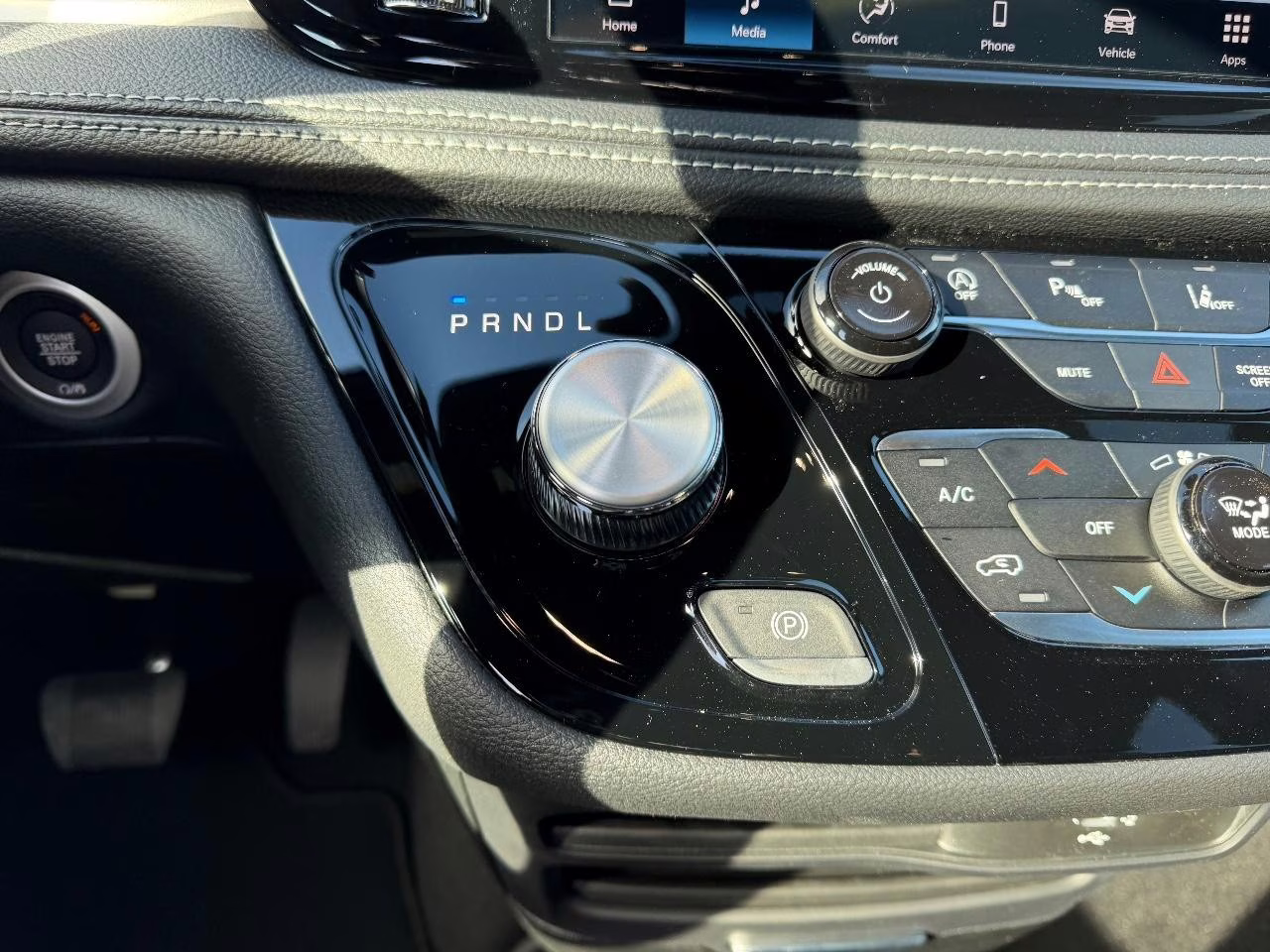 2026 Bright White Clearcoat Chrysler Pacifica Select FWD Van