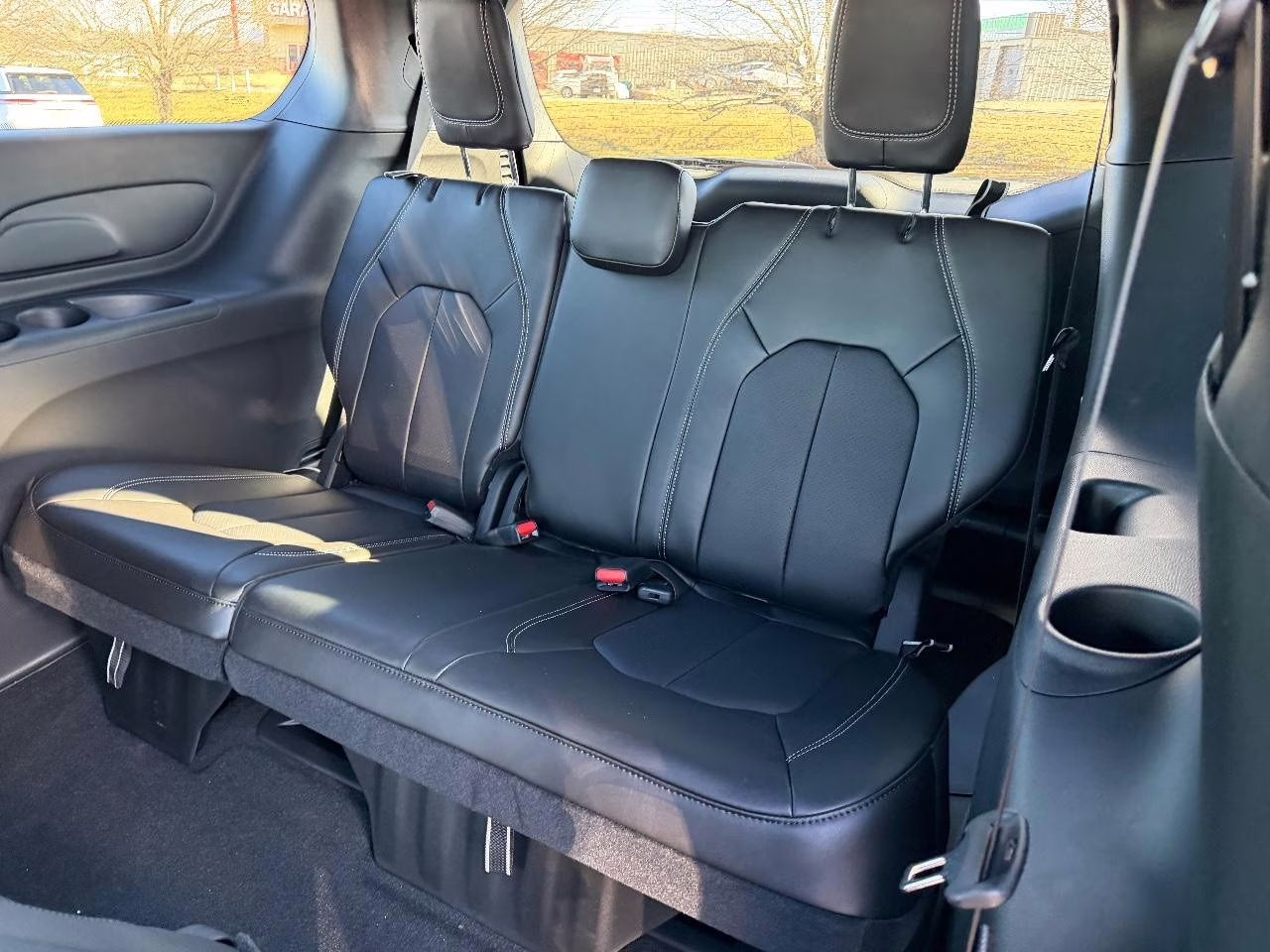 2026 Diamond Black Crystal Pearlcoat Chrysler Pacifica Select FWD Van