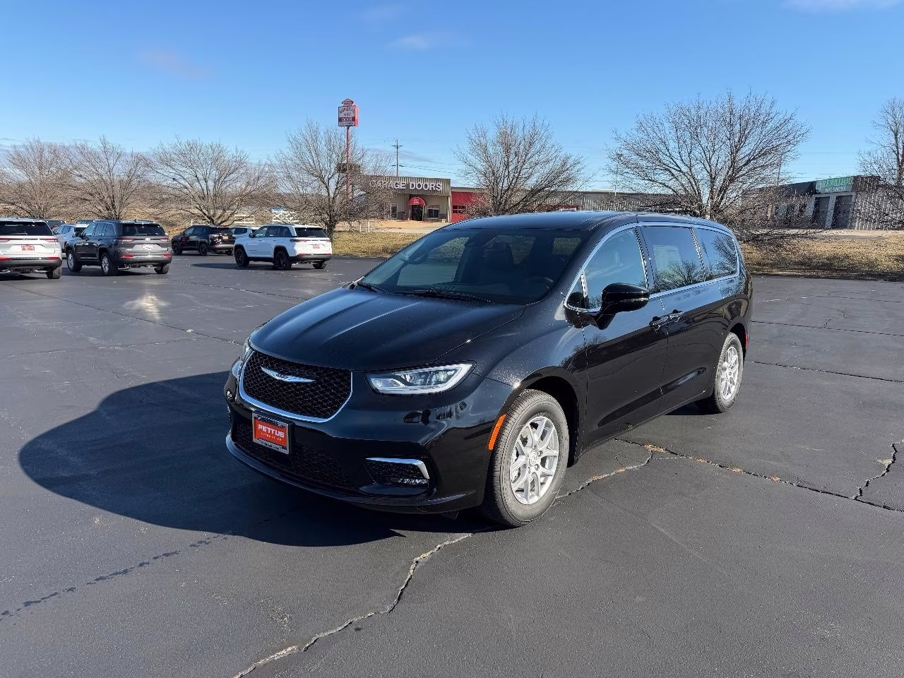 2026 Diamond Black Crystal Pearlcoat Chrysler Pacifica Select FWD Van