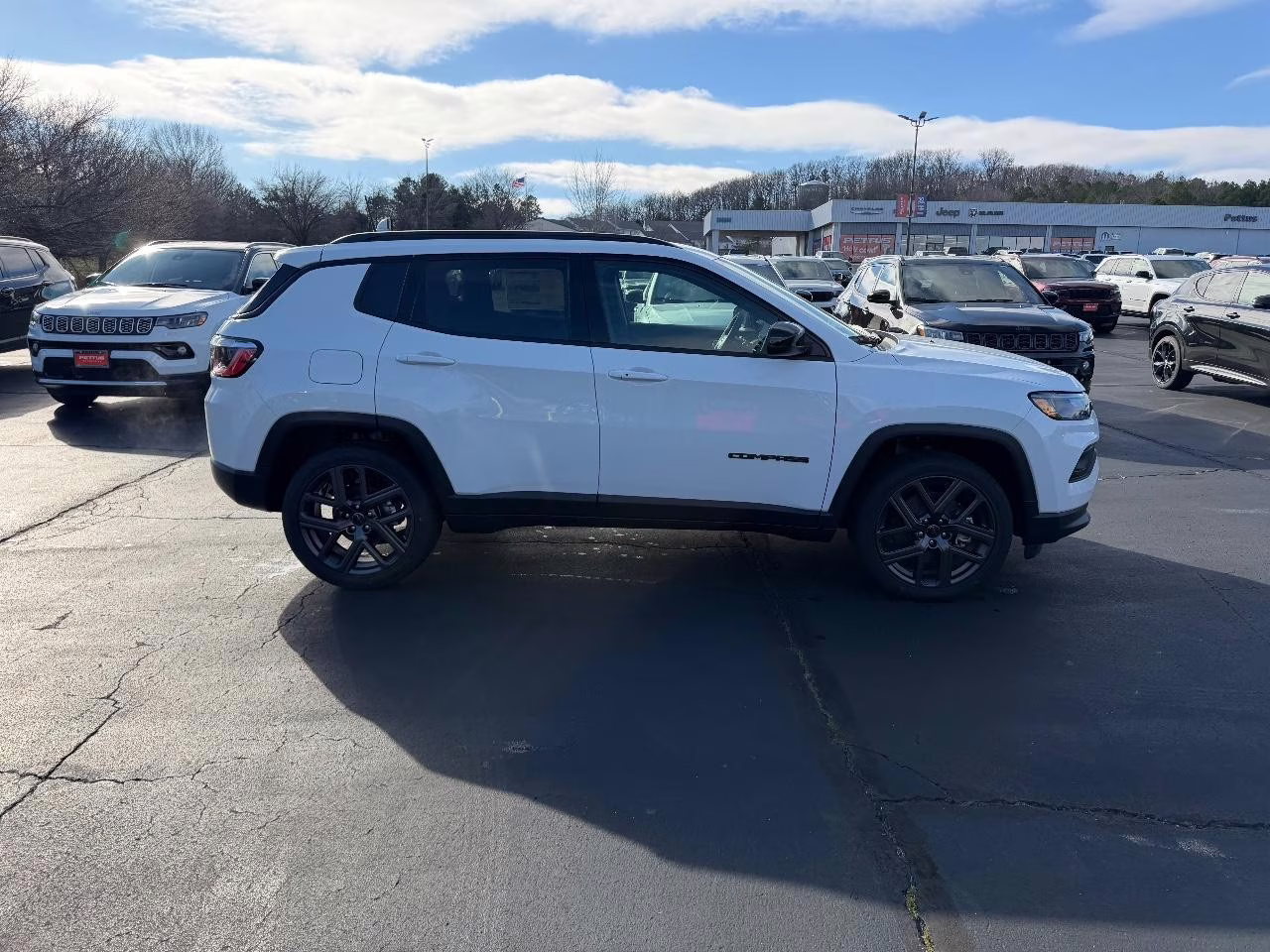 2026 Bright White Clearcoat Jeep Compass Latitude 4X4 SUV