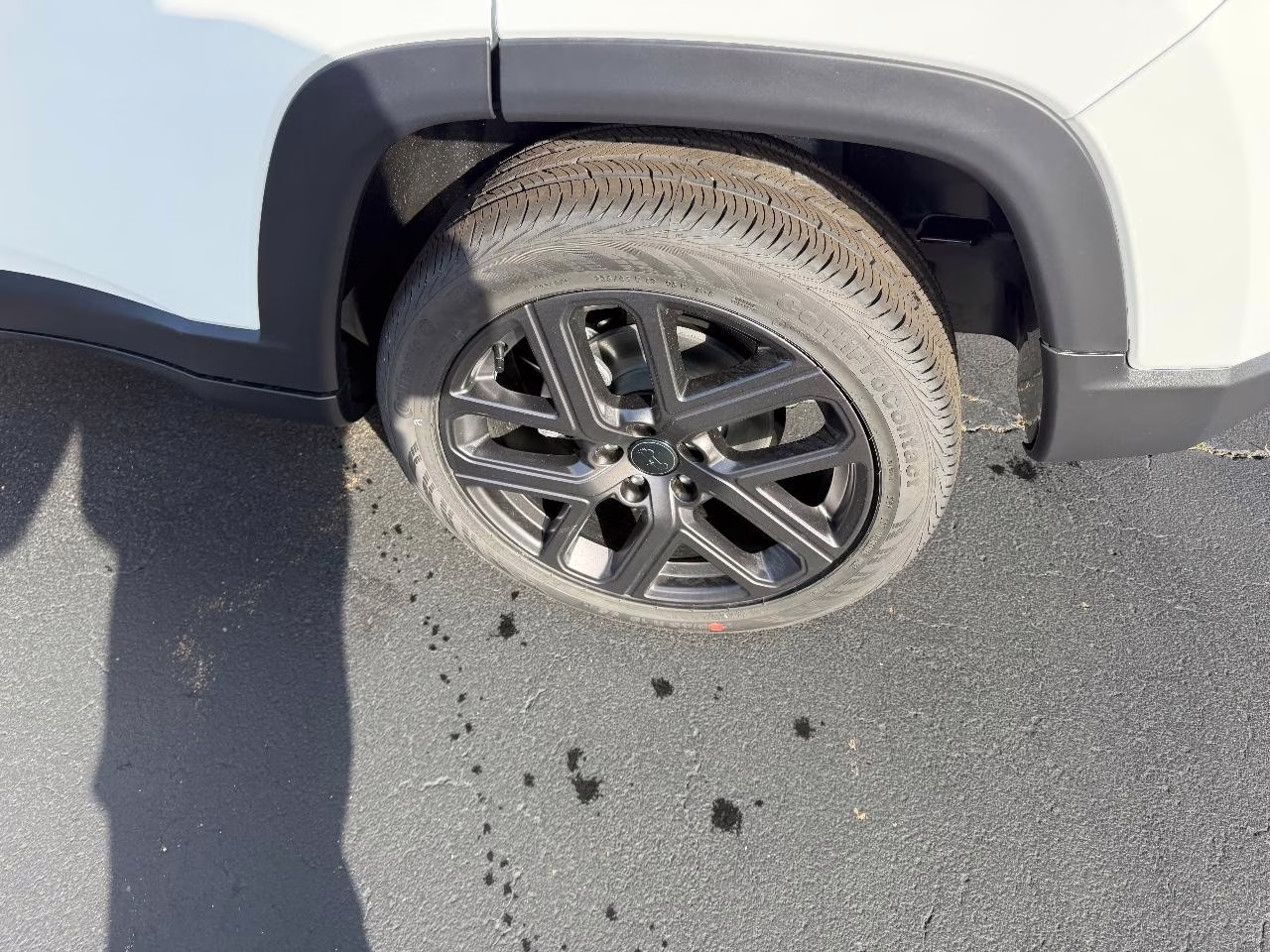 2026 Bright White Clearcoat Jeep Compass Latitude 4X4 SUV