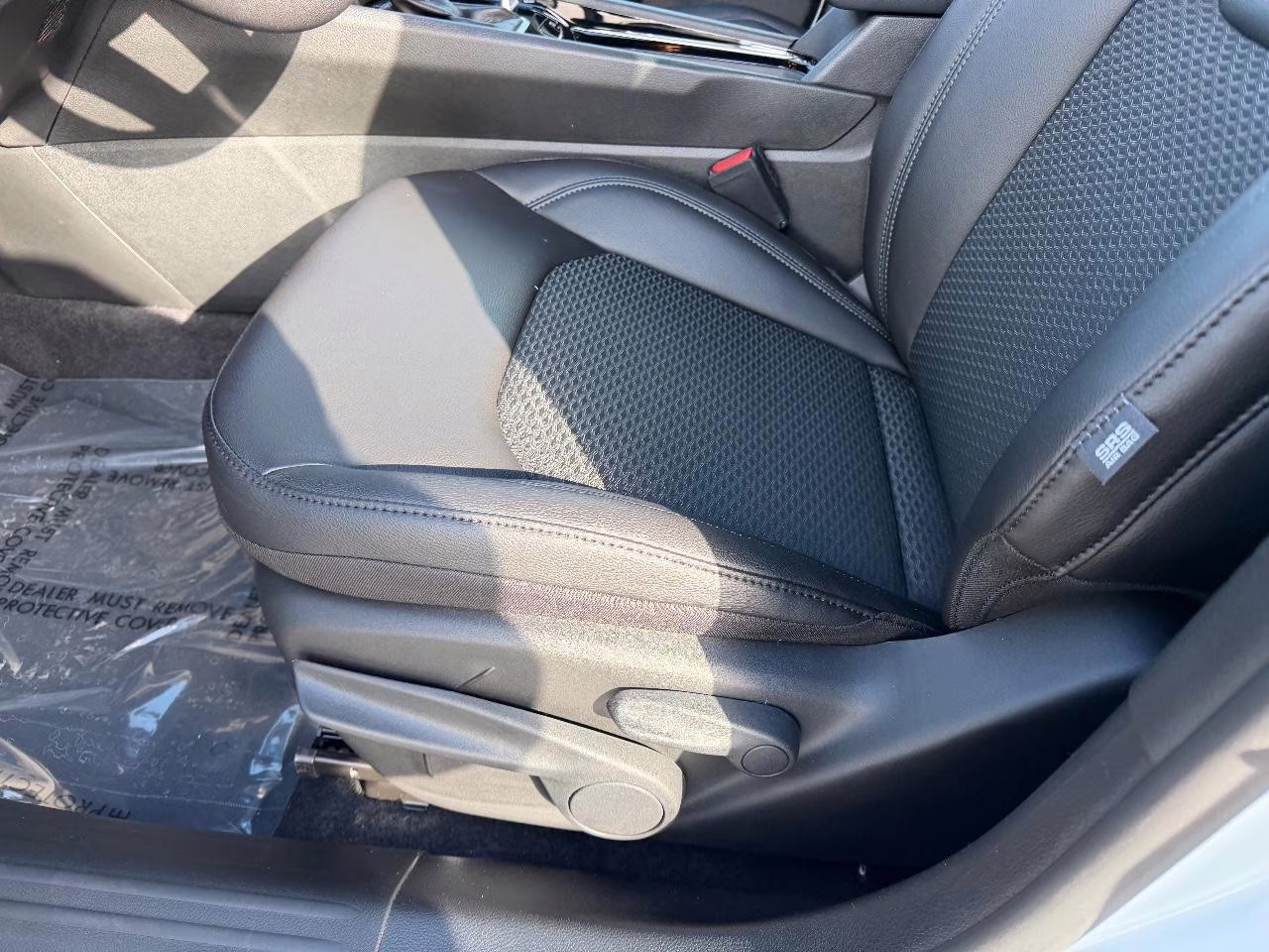 2026 Bright White Clearcoat Jeep Compass Latitude 4X4 SUV