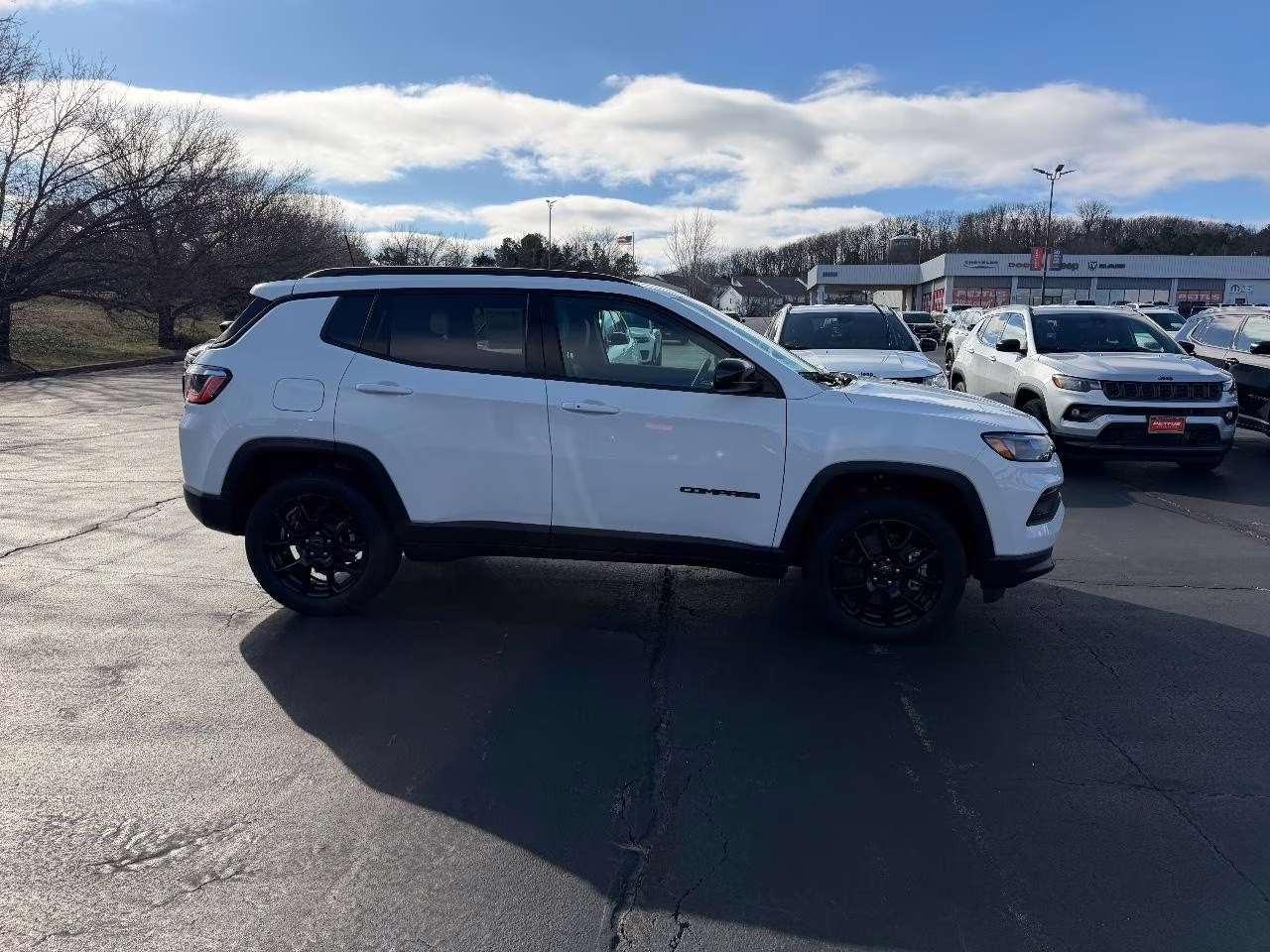 2026 Bright White Clearcoat Jeep Compass Latitude 4X4 SUV