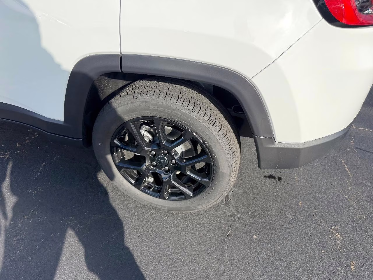 2026 Bright White Clearcoat Jeep Compass Latitude 4X4 SUV