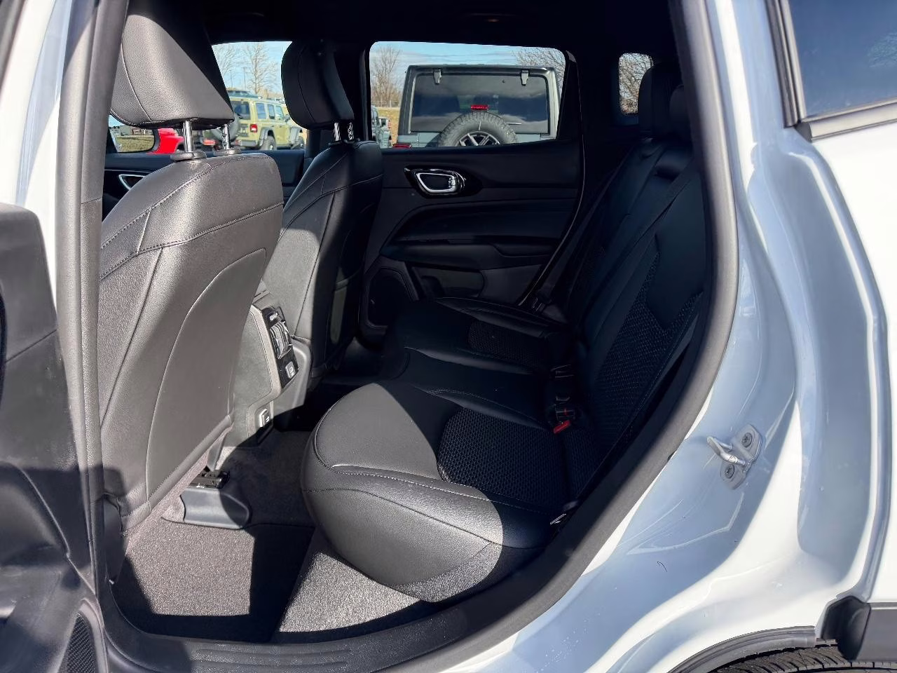 2026 Bright White Clearcoat Jeep Compass Latitude 4X4 SUV