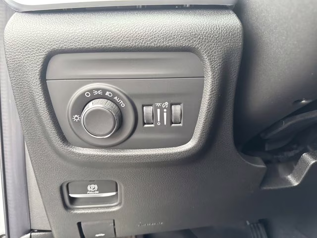 2025 Silver Zynith Jeep Grand Cherokee L Laredo X RWD SUV