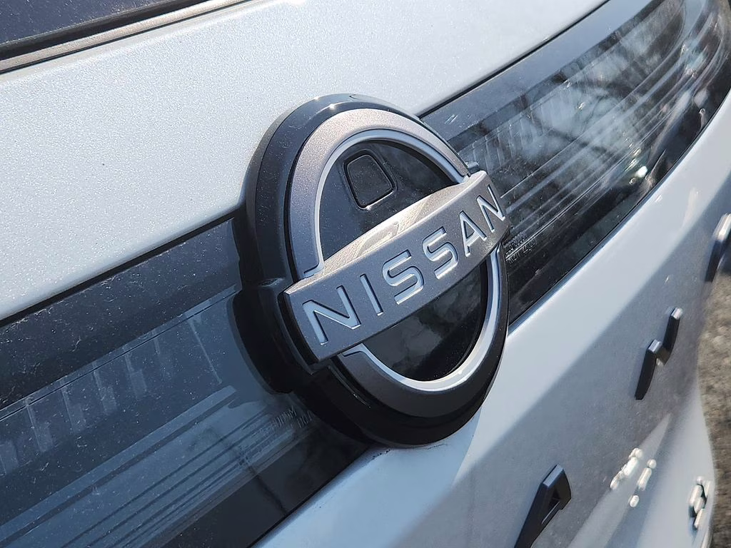 2026 Everest White Pearl Tricoat Nissan Murano SL AWD SUV