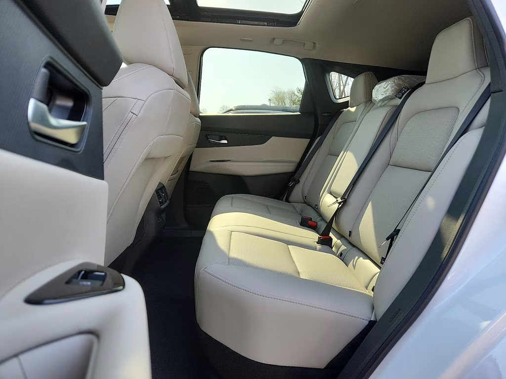 2026 Everest White Pearl Tricoat Nissan Murano SL AWD SUV