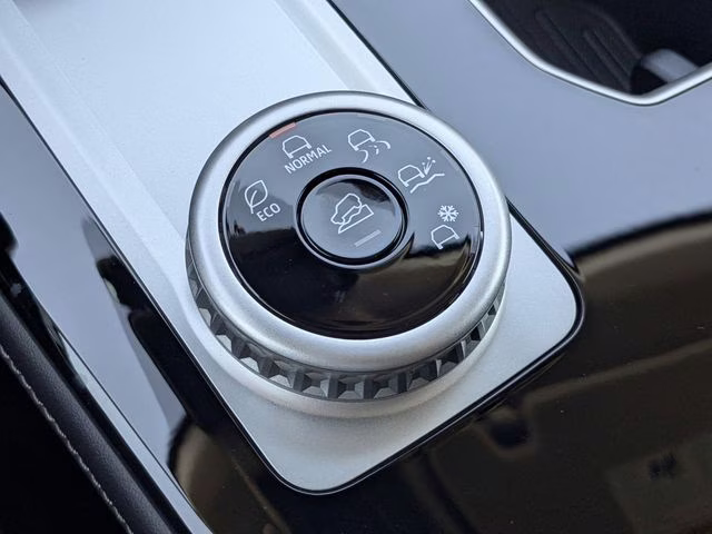 2026 Moonstone Gray Metallic Mitsubishi Outlander SE FWD SUV