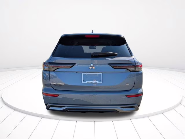 2026 Moonstone Gray Metallic Mitsubishi Outlander SE FWD SUV