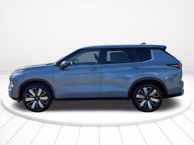 2026 Moonstone Gray Metallic Mitsubishi Outlander SE FWD SUV