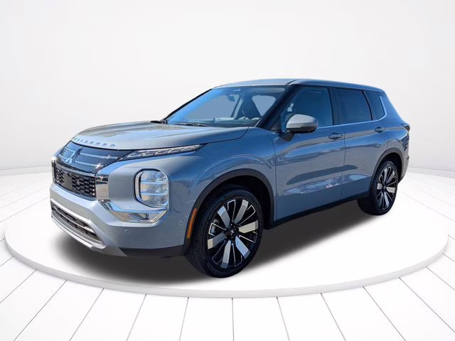 2026 Moonstone Gray Metallic Mitsubishi Outlander SE FWD SUV