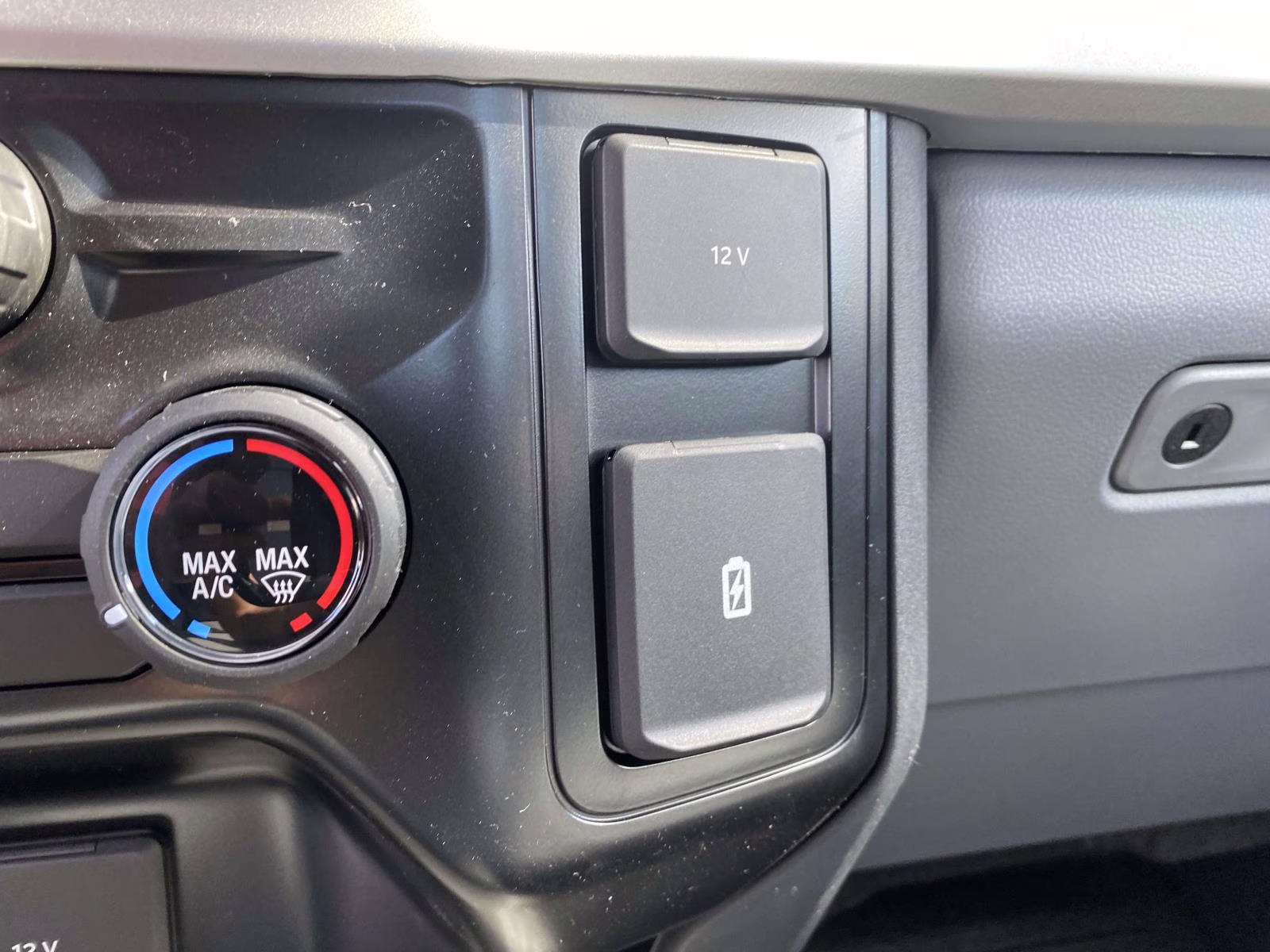 2026 Oxford White Ford Super Duty F-250 SRW XL 4X4 Truck