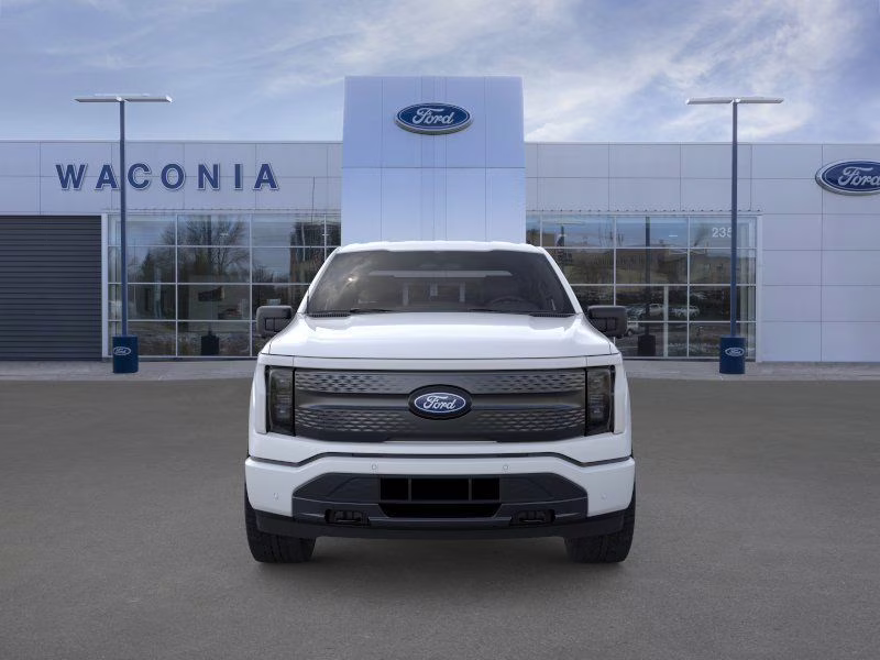 2025 Oxford White Ford F-150 Lightning Flash AWD Truck