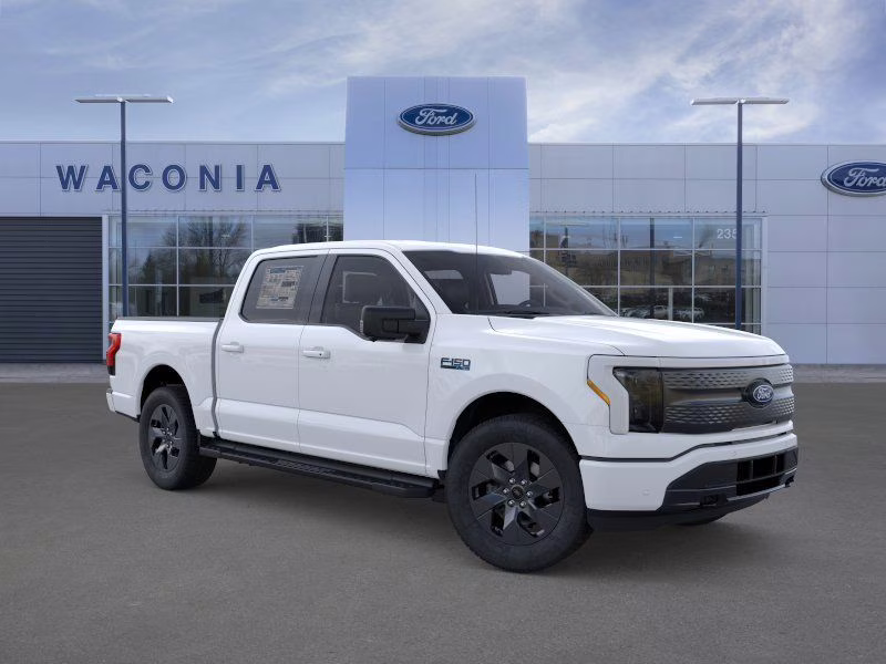 2025 Oxford White Ford F-150 Lightning Flash AWD Truck