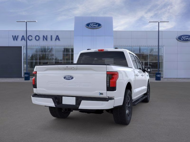 2025 Oxford White Ford F-150 Lightning Flash AWD Truck