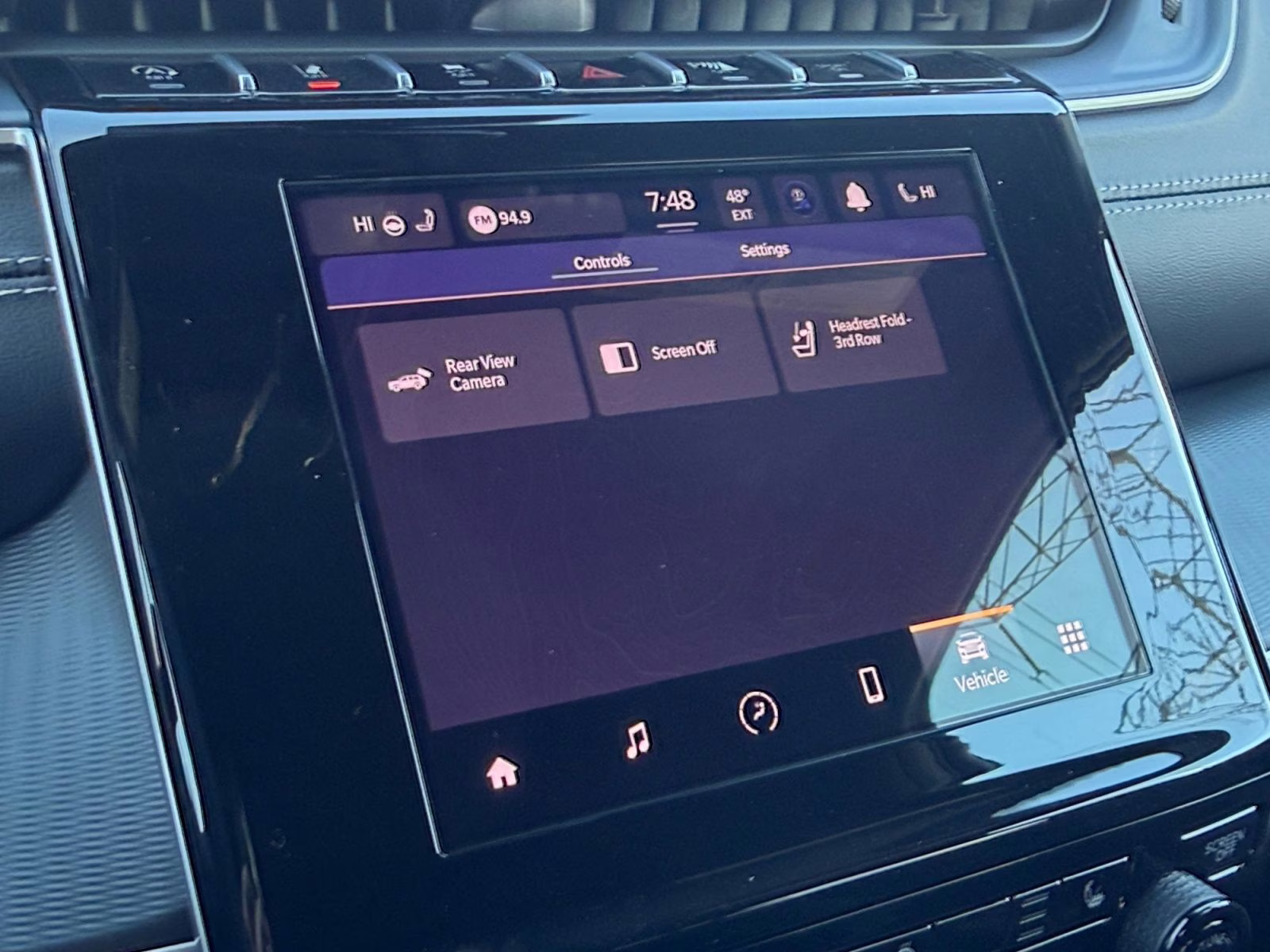 2025 Bright White Clearcoat Jeep Grand Cherokee L Laredo 4X4 SUV