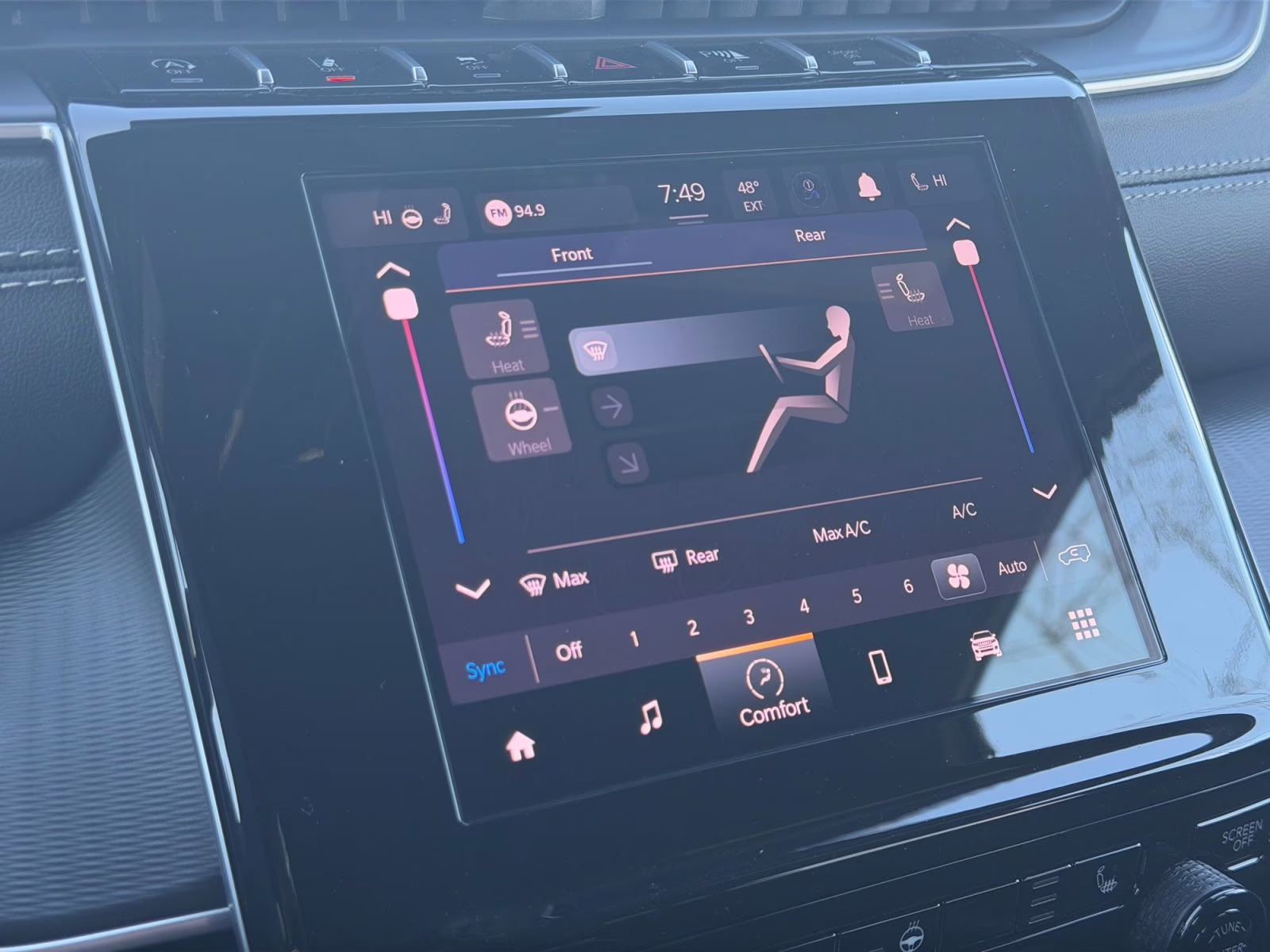 2025 Bright White Clearcoat Jeep Grand Cherokee L Laredo 4X4 SUV