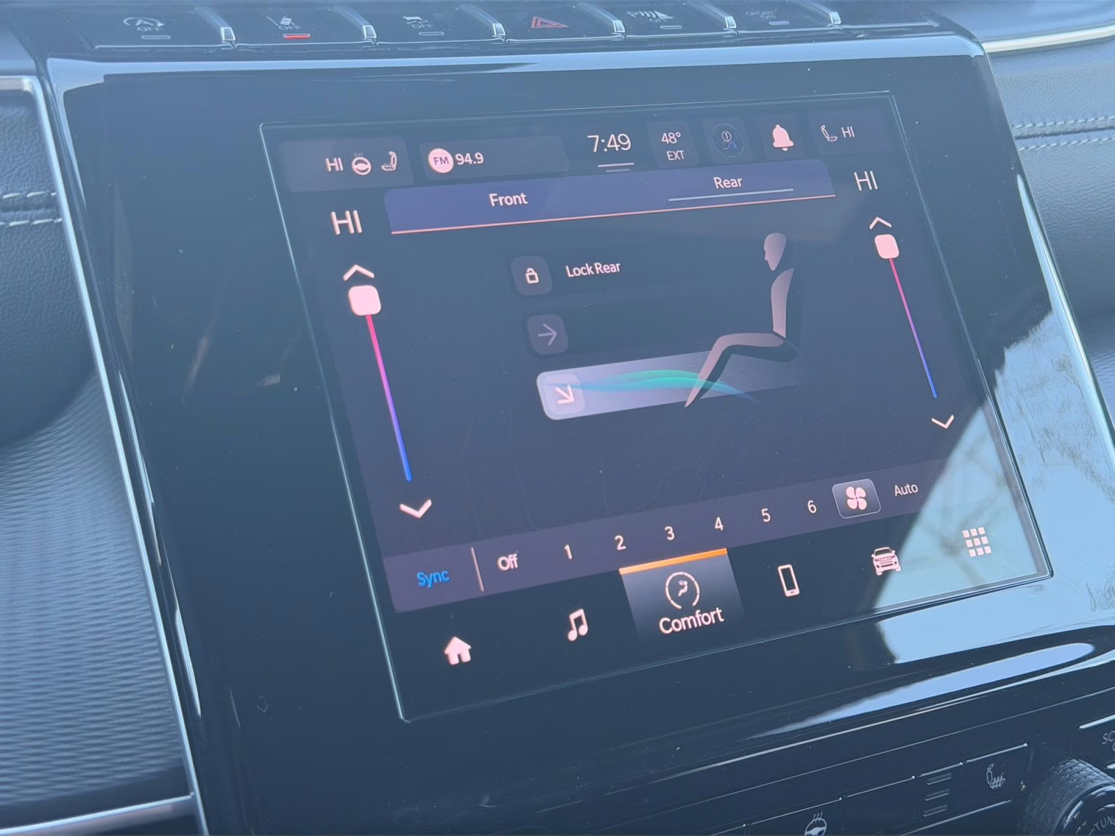 2025 Bright White Clearcoat Jeep Grand Cherokee L Laredo 4X4 SUV