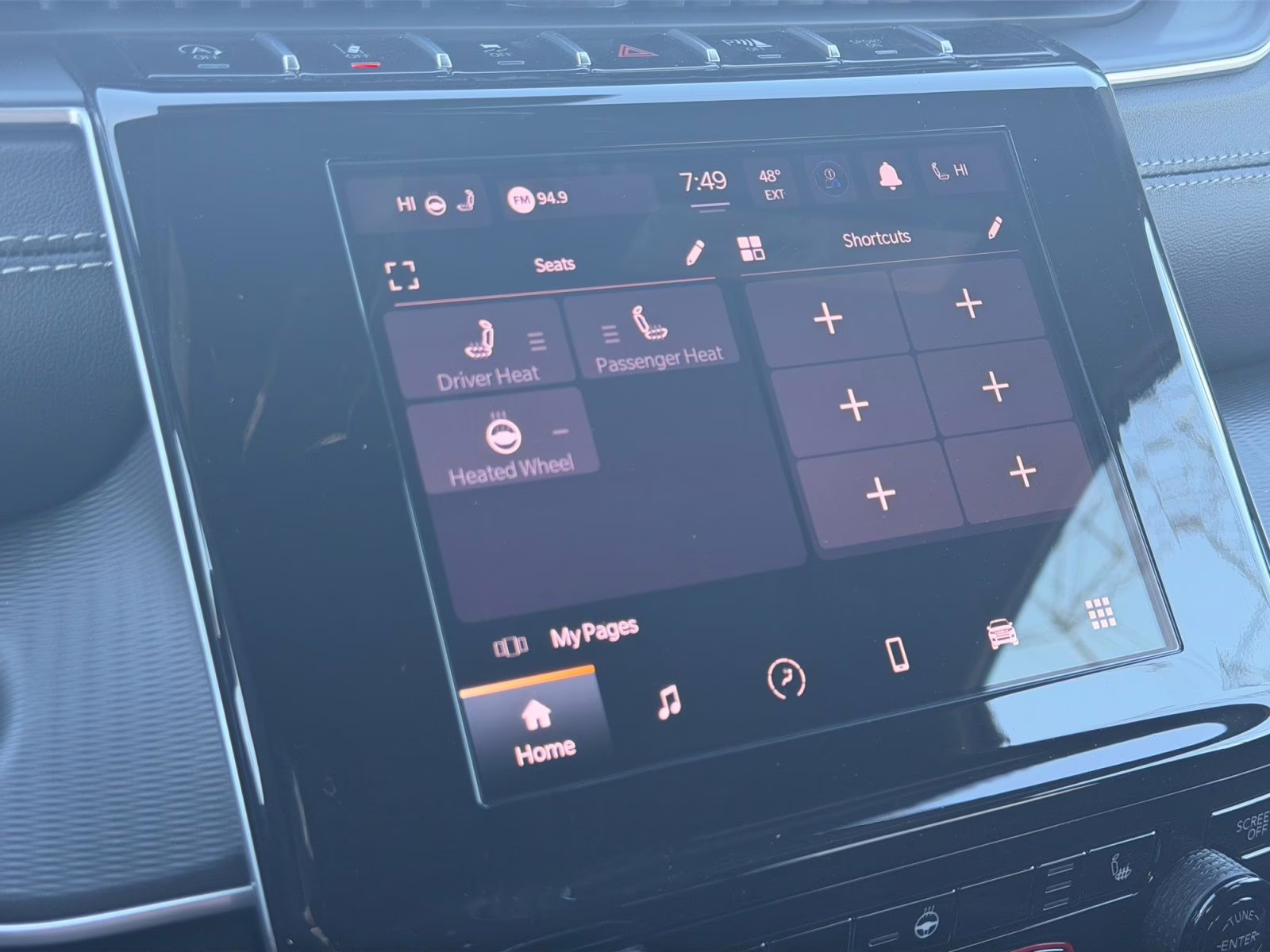 2025 Bright White Clearcoat Jeep Grand Cherokee L Laredo 4X4 SUV