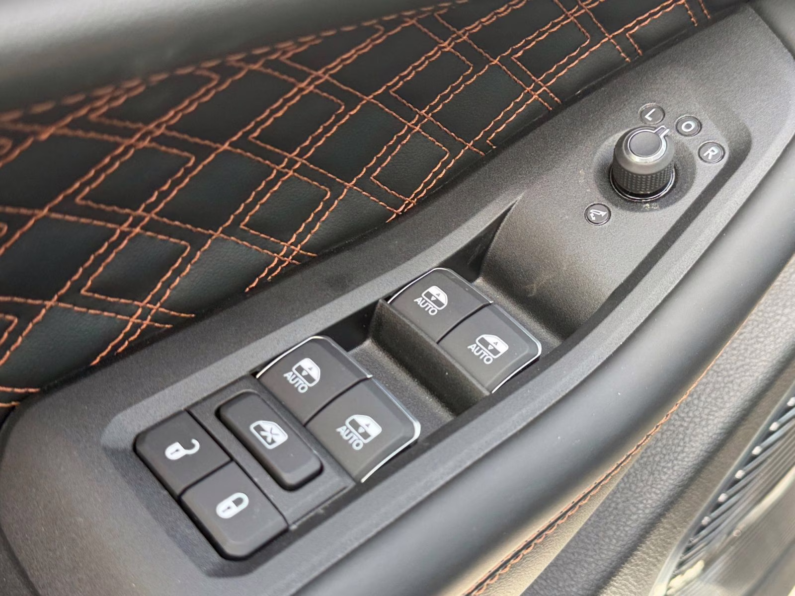 2025 Bright White Clearcoat Jeep Grand Cherokee Summit 4X4 SUV