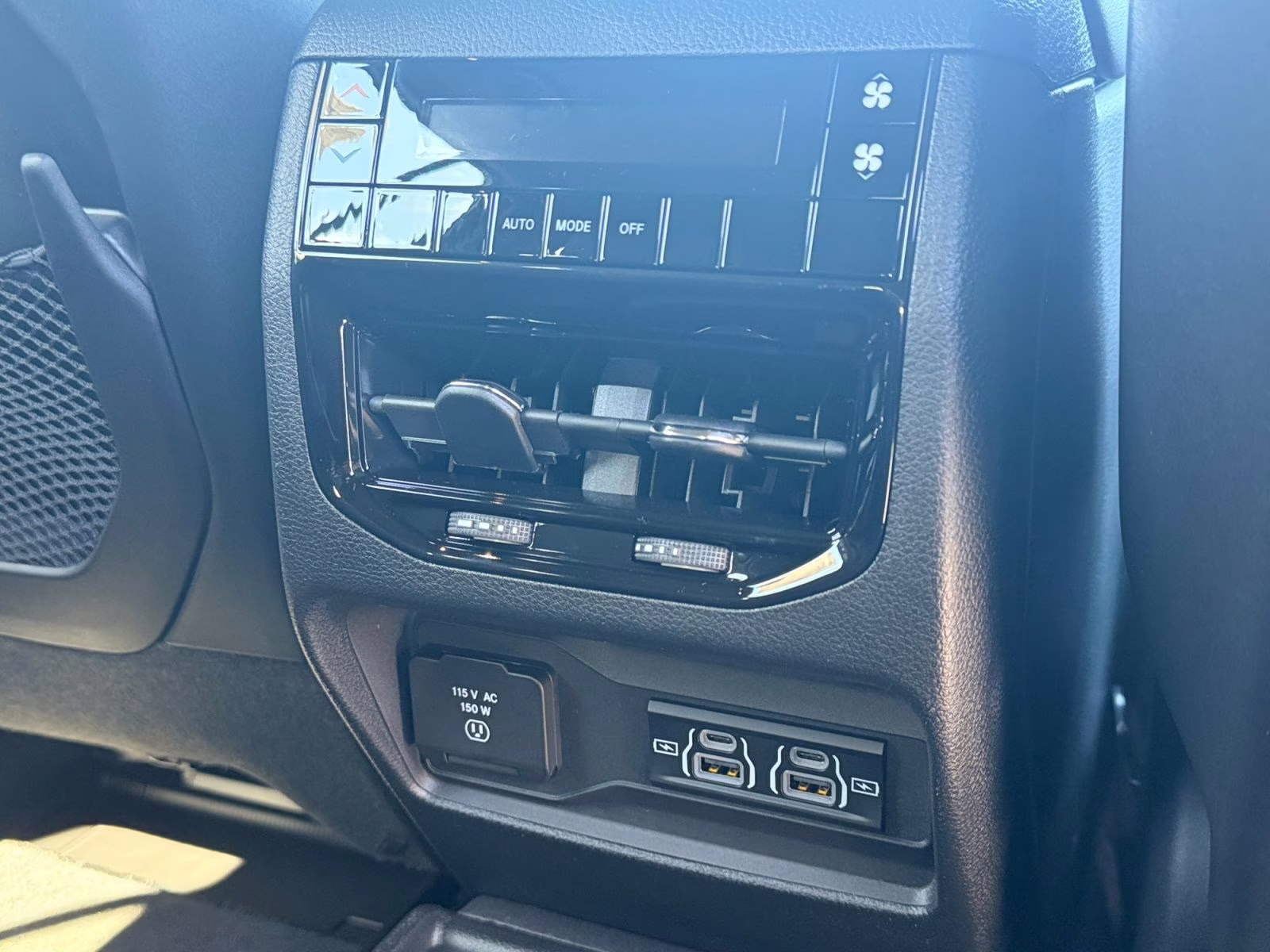 2025 Bright White Clearcoat Jeep Grand Cherokee L Laredo 4X4 SUV