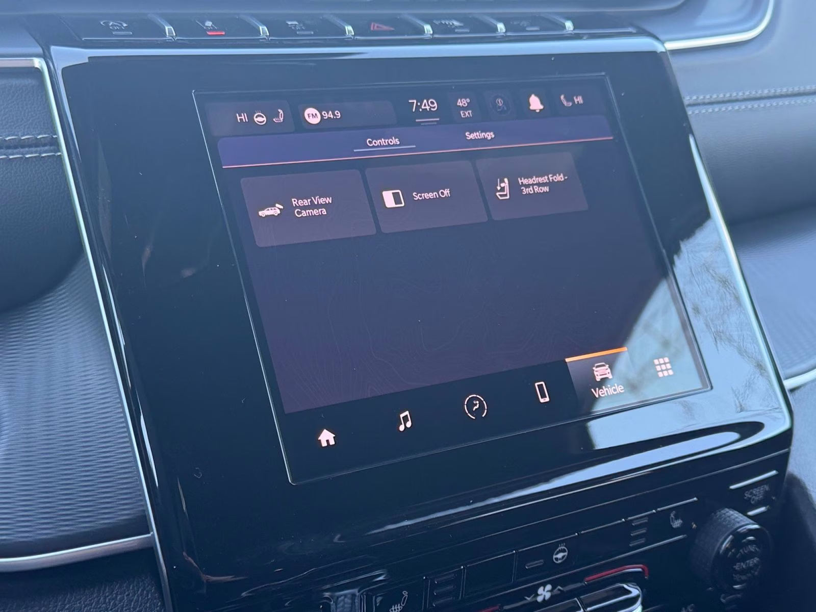 2025 Bright White Clearcoat Jeep Grand Cherokee L Laredo 4X4 SUV