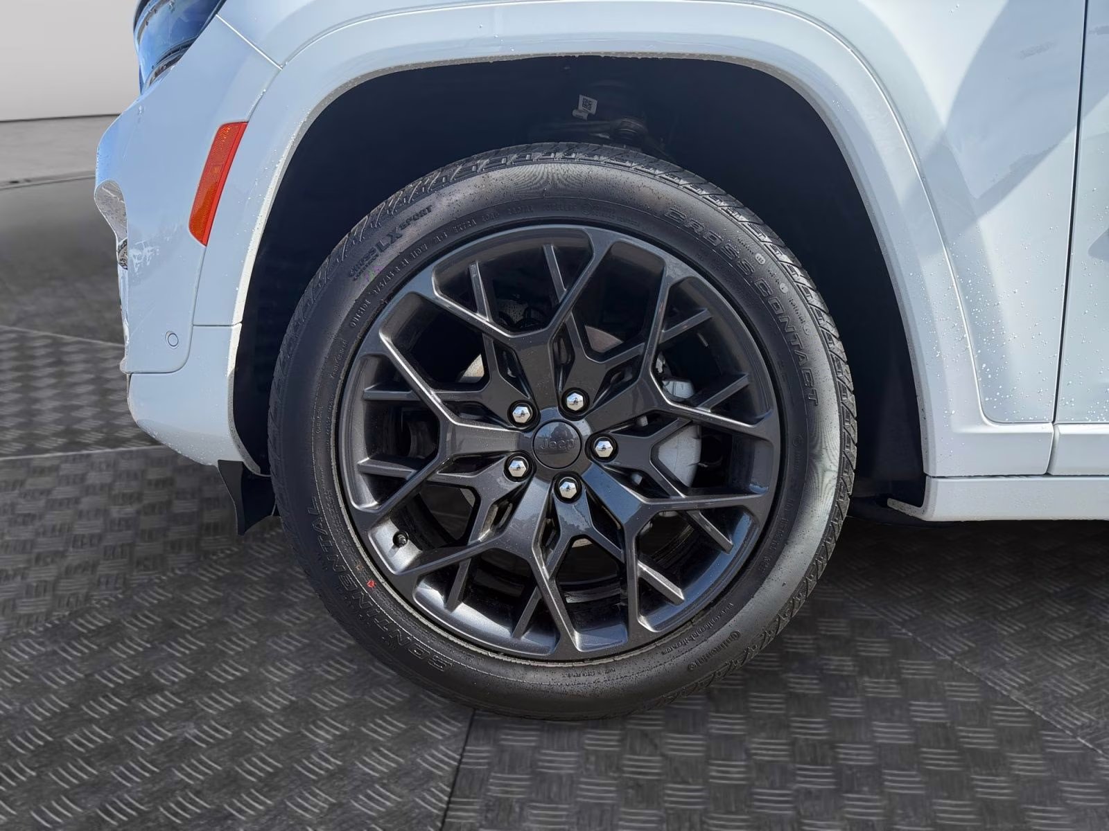 2025 Bright White Clearcoat Jeep Grand Cherokee Summit 4X4 SUV