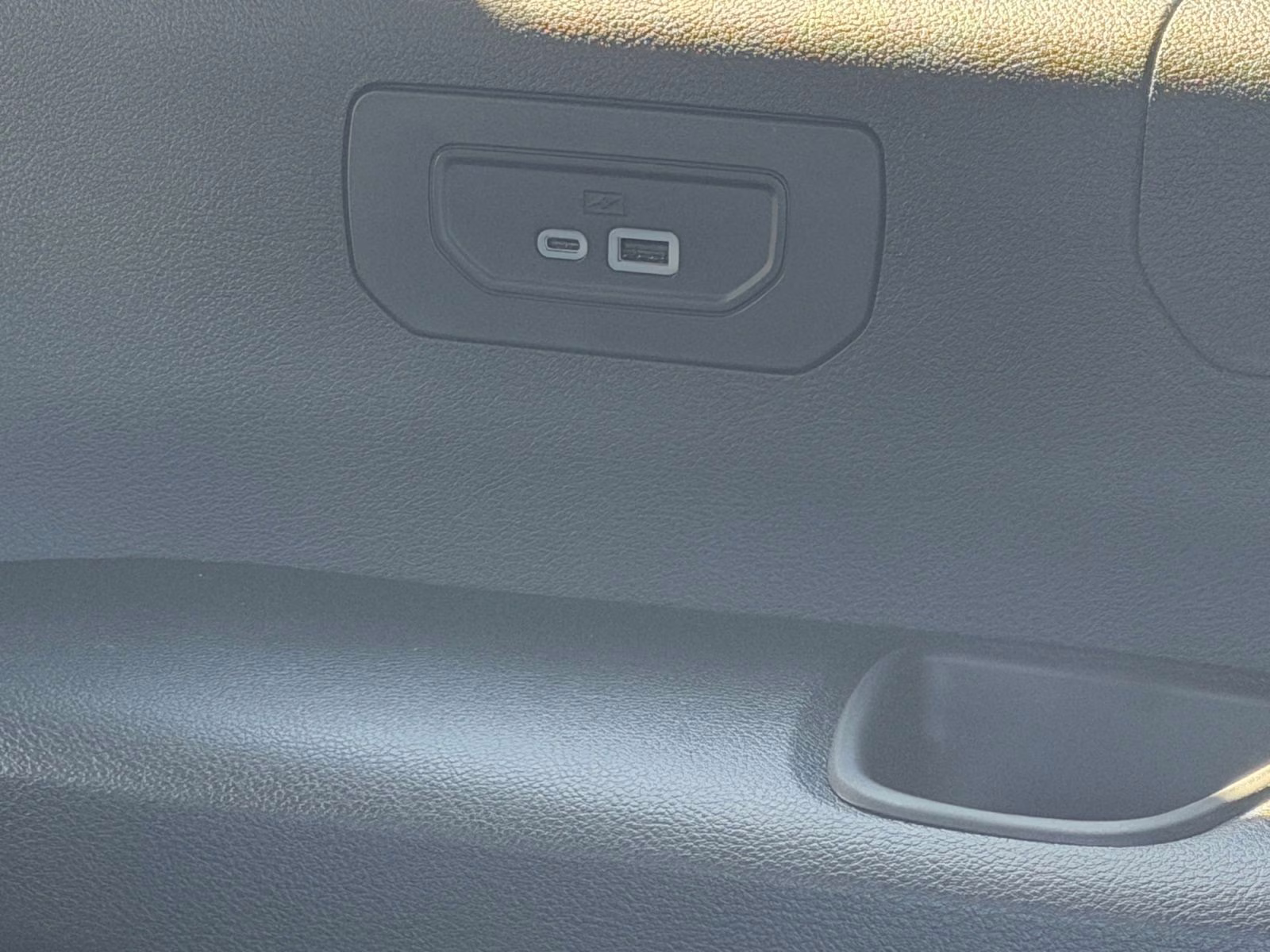 2025 Bright White Clearcoat Jeep Grand Cherokee L Laredo 4X4 SUV