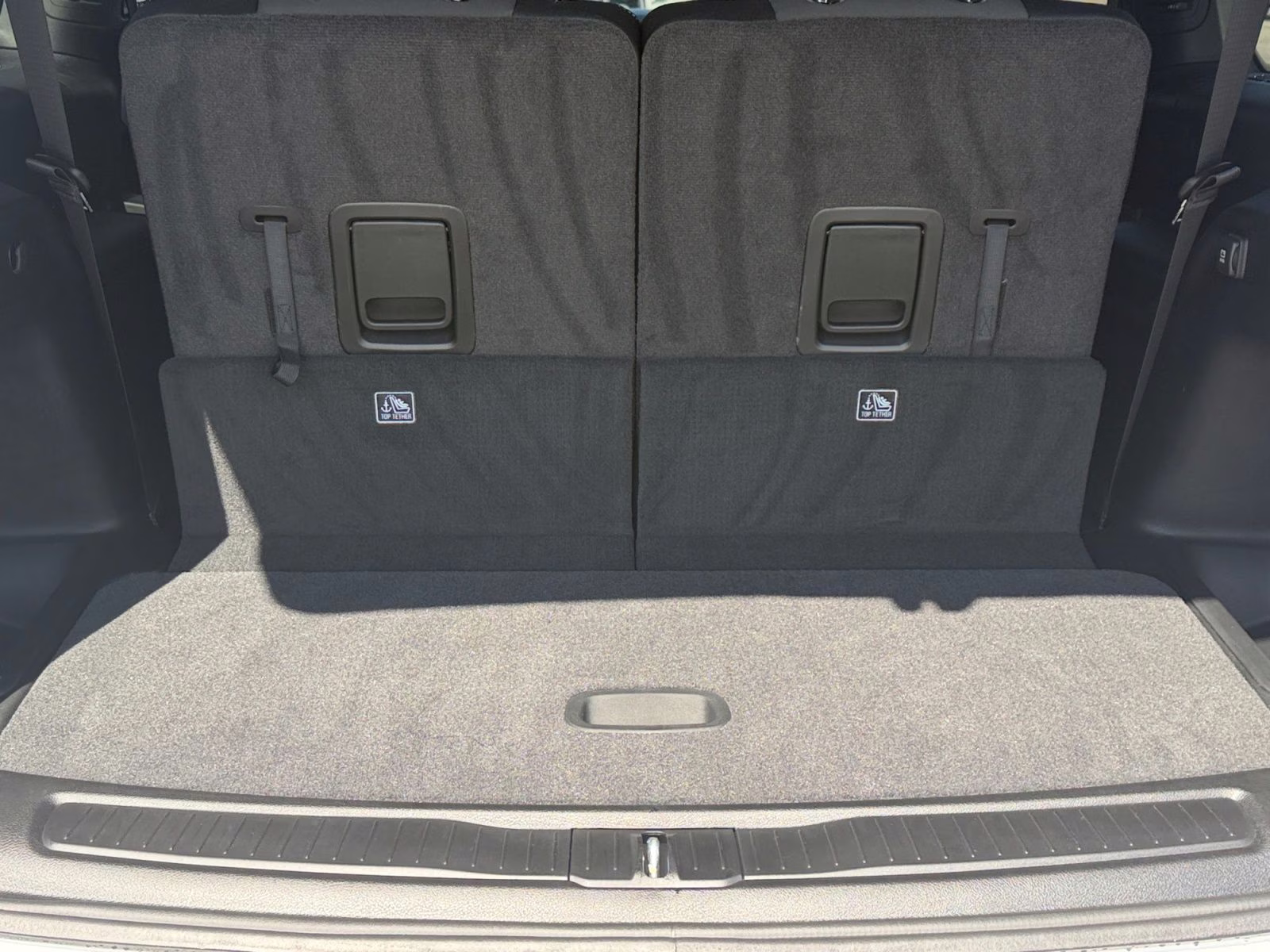 2025 Bright White Clearcoat Jeep Grand Cherokee L Laredo 4X4 SUV